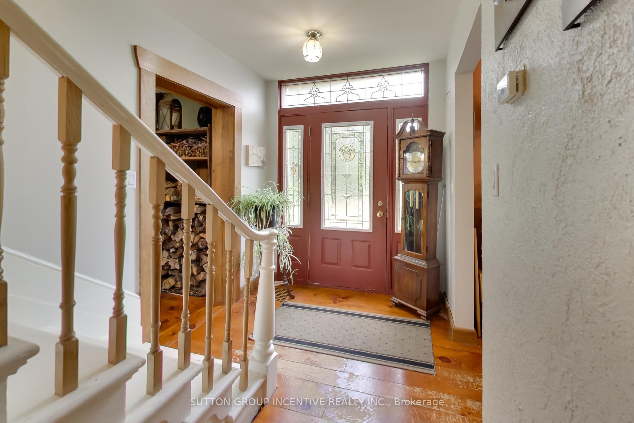 1724 Penetanguishene Road Property Photo 4