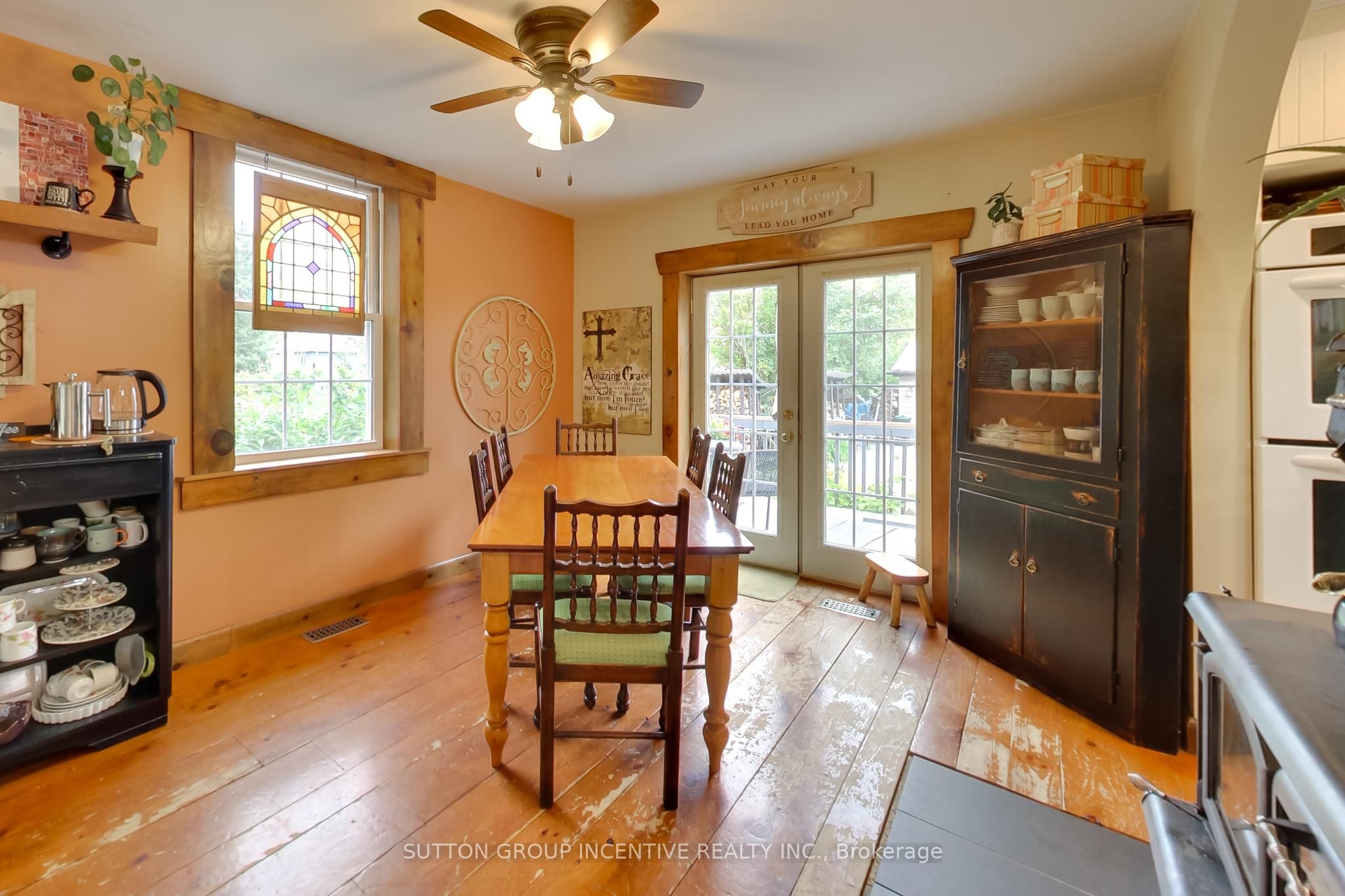 1724 Penetanguishene Road Property Photo 10