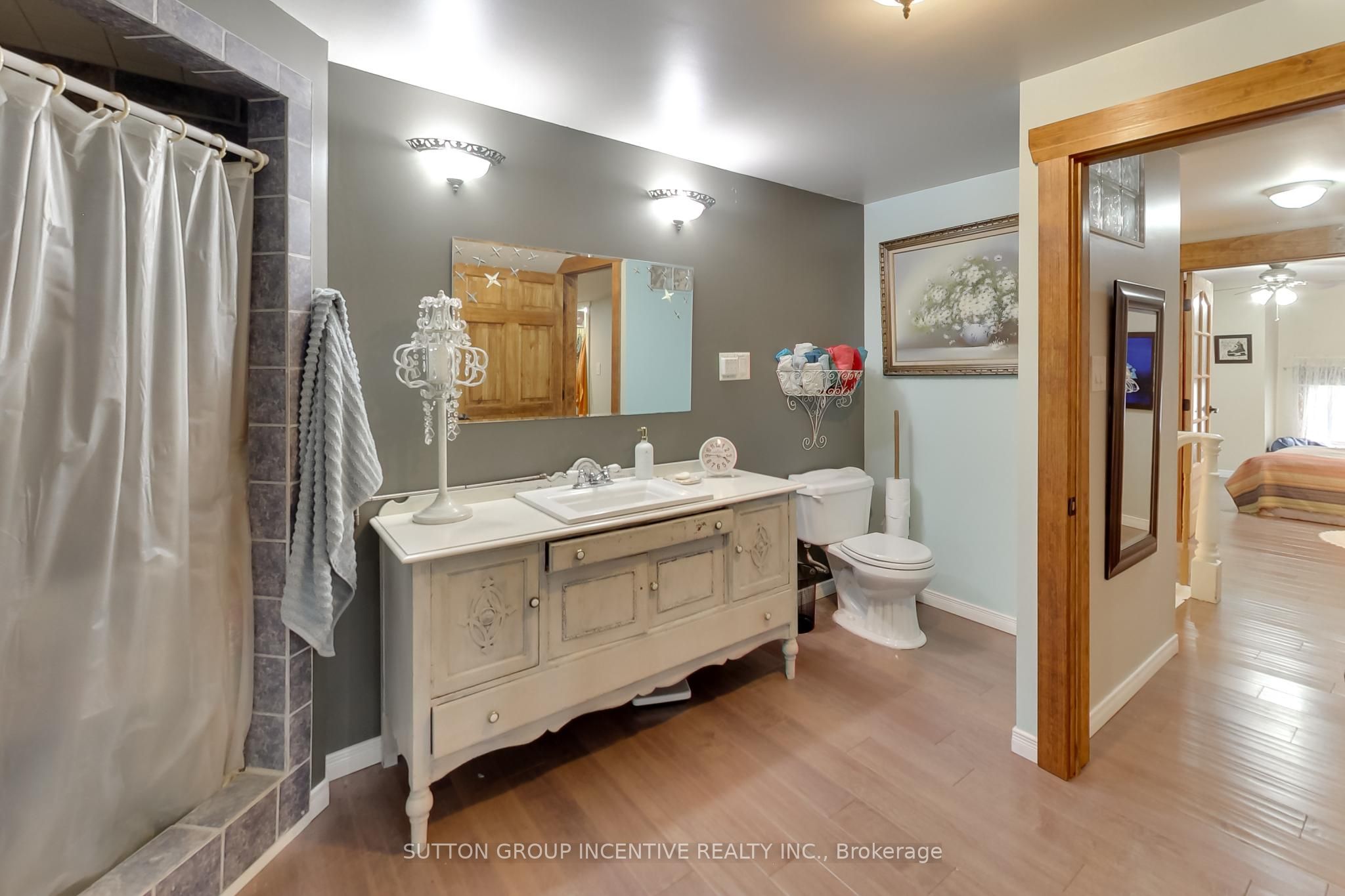 1724 Penetanguishene Road Property Photo 26