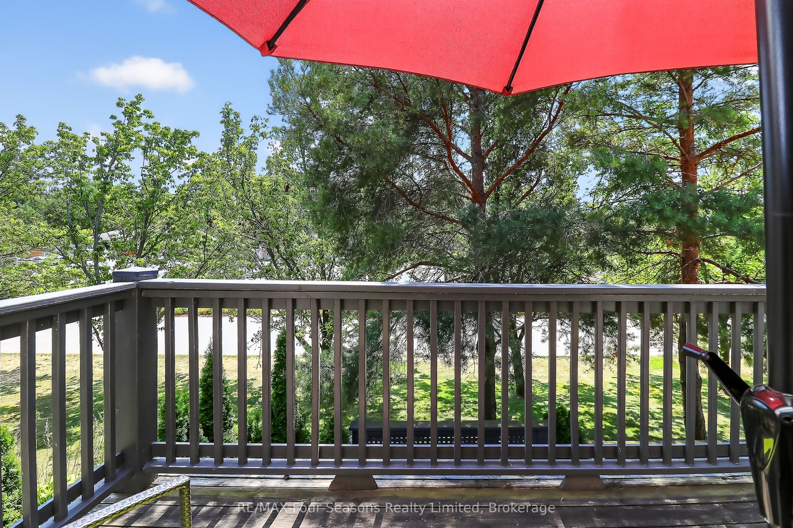 312 Mariners Way Property Photo 4