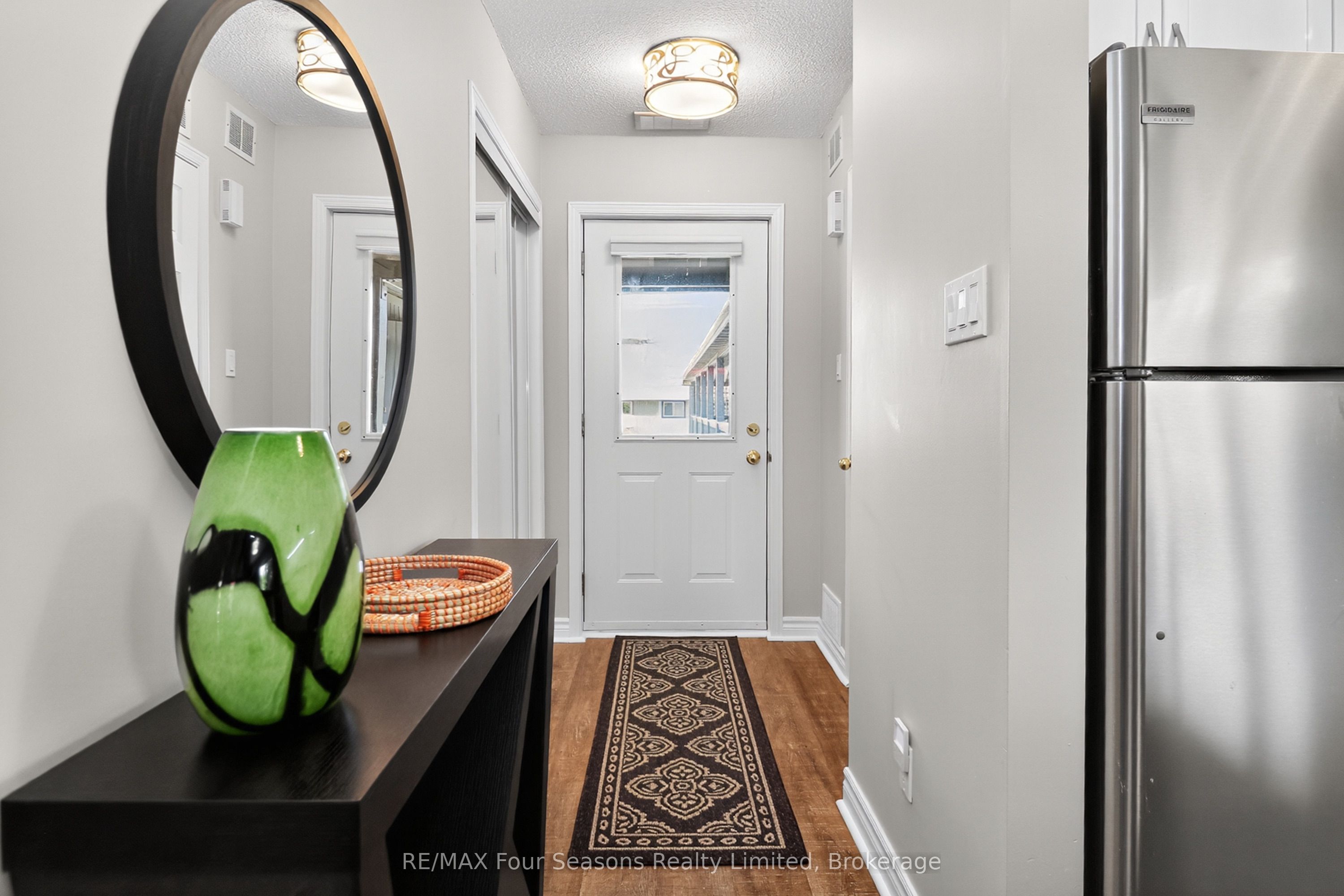 312 Mariners Way Property Photo 5