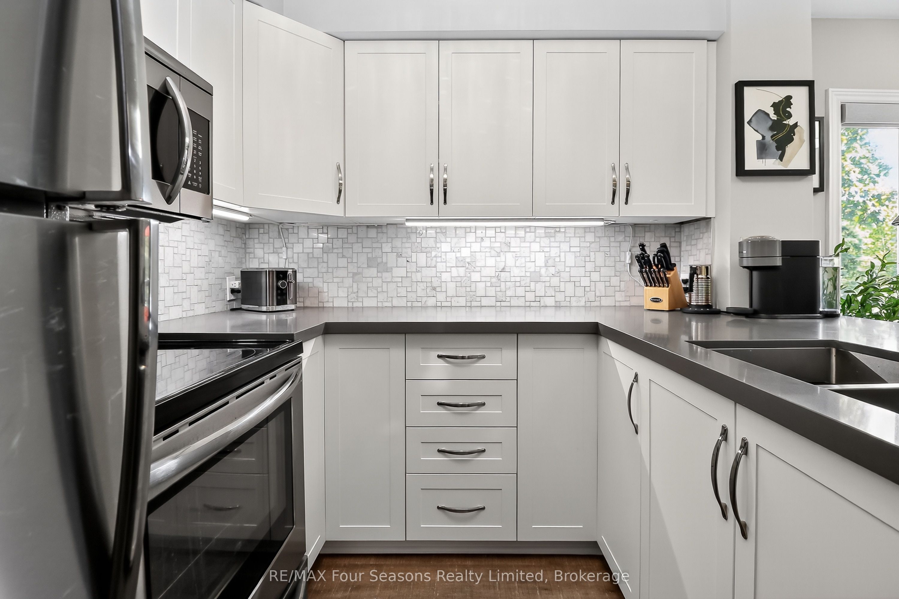 312 Mariners Way Property Photo 8