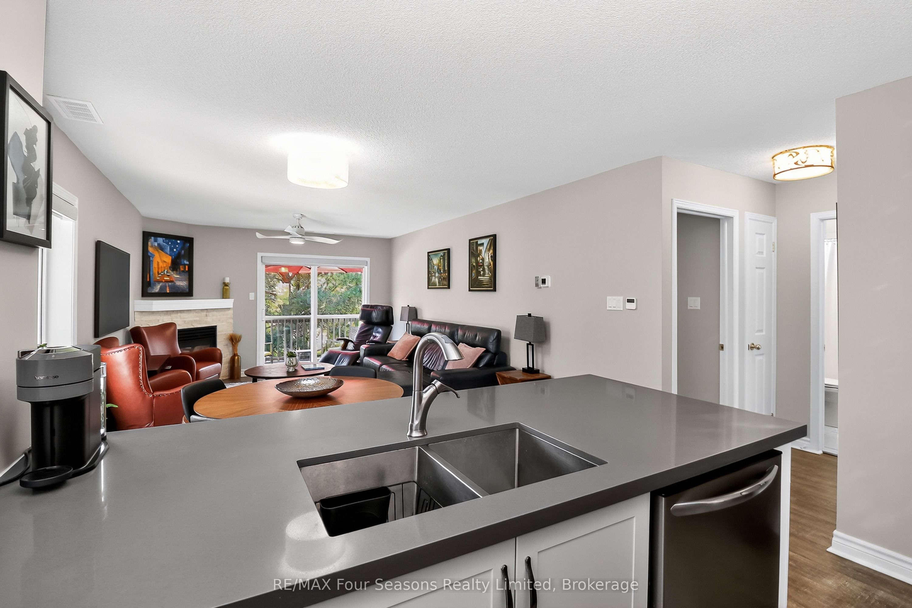 312 Mariners Way Property Photo 10