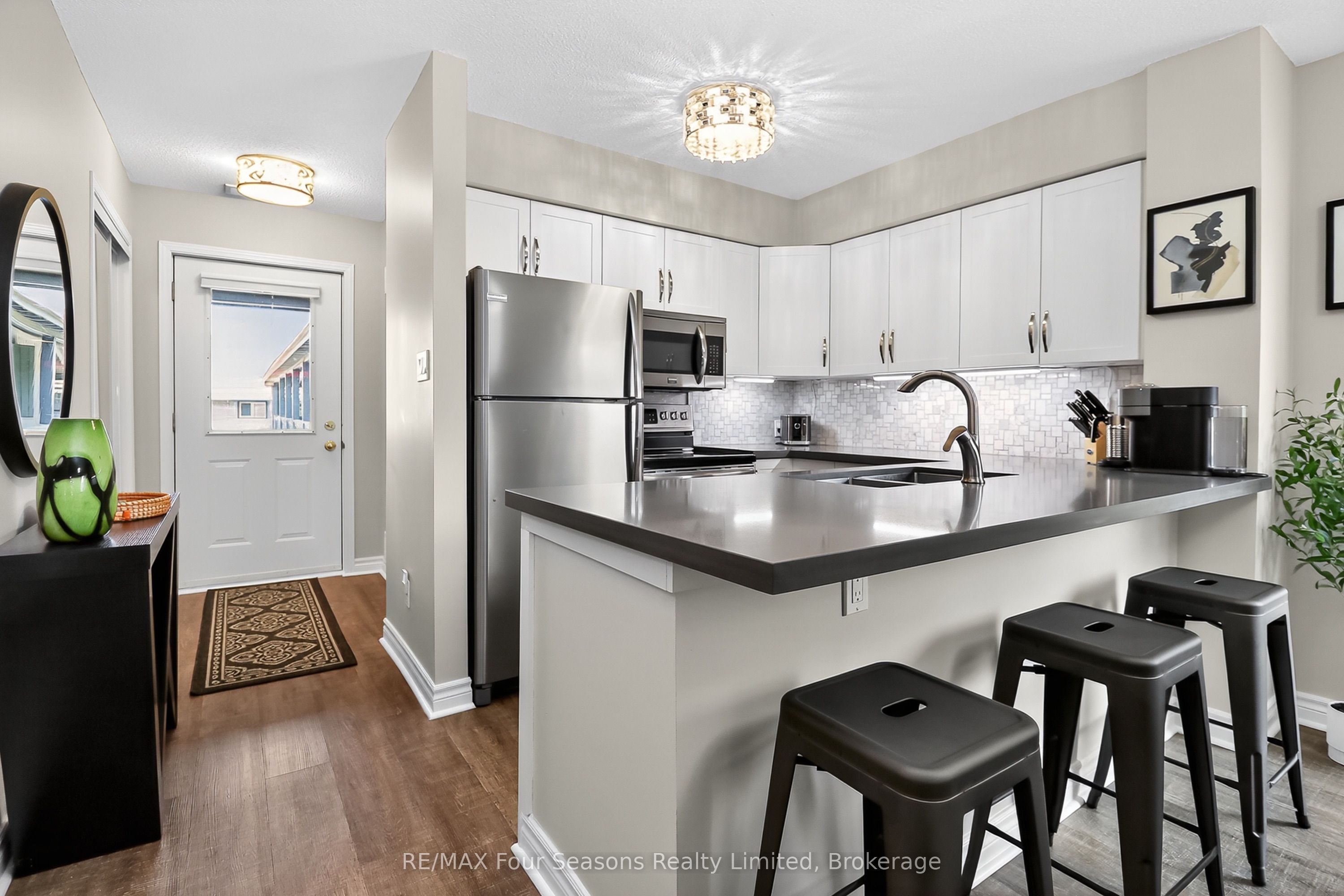 312 Mariners Way Property Photo 11