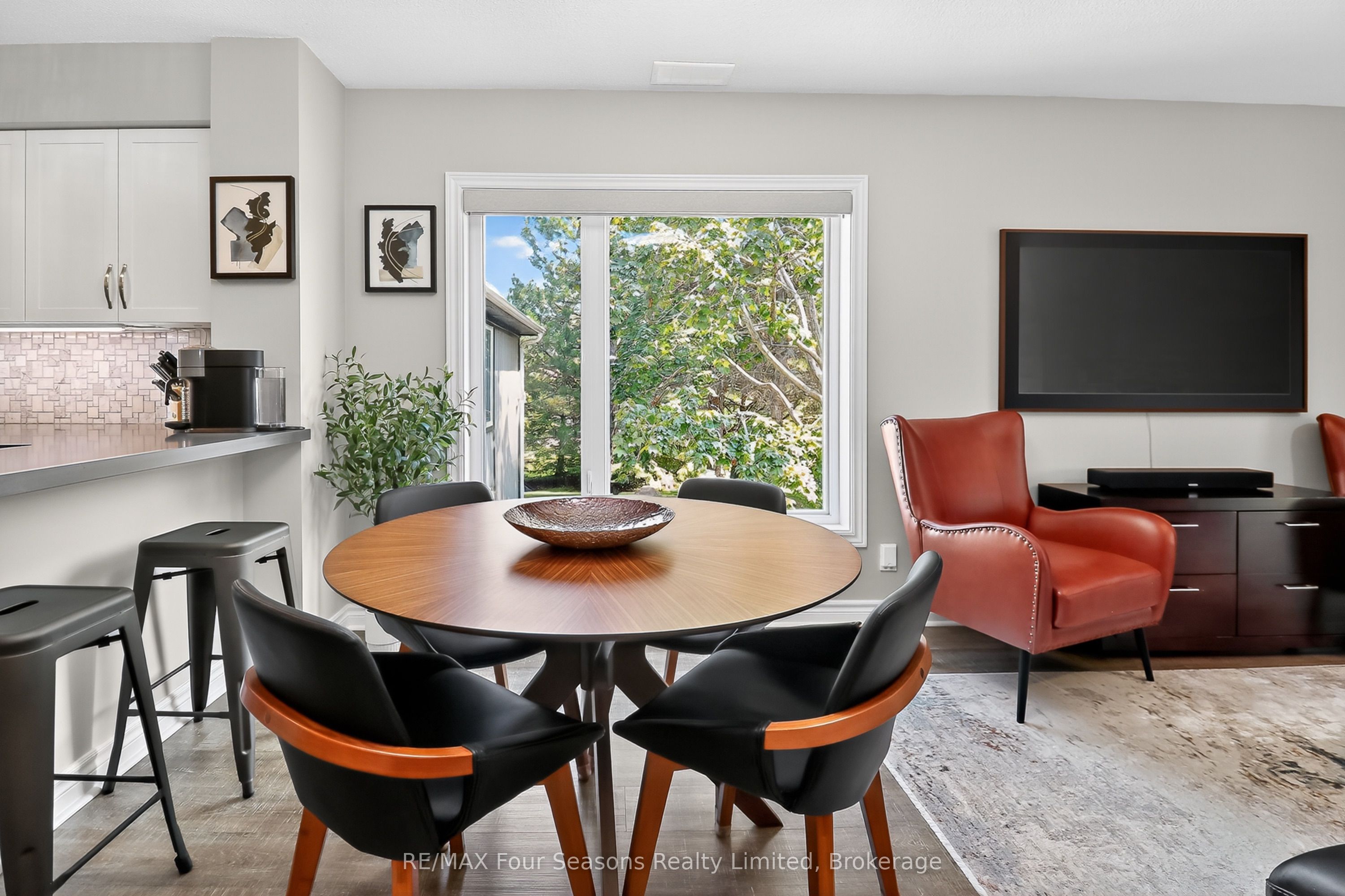 312 Mariners Way Property Photo 14