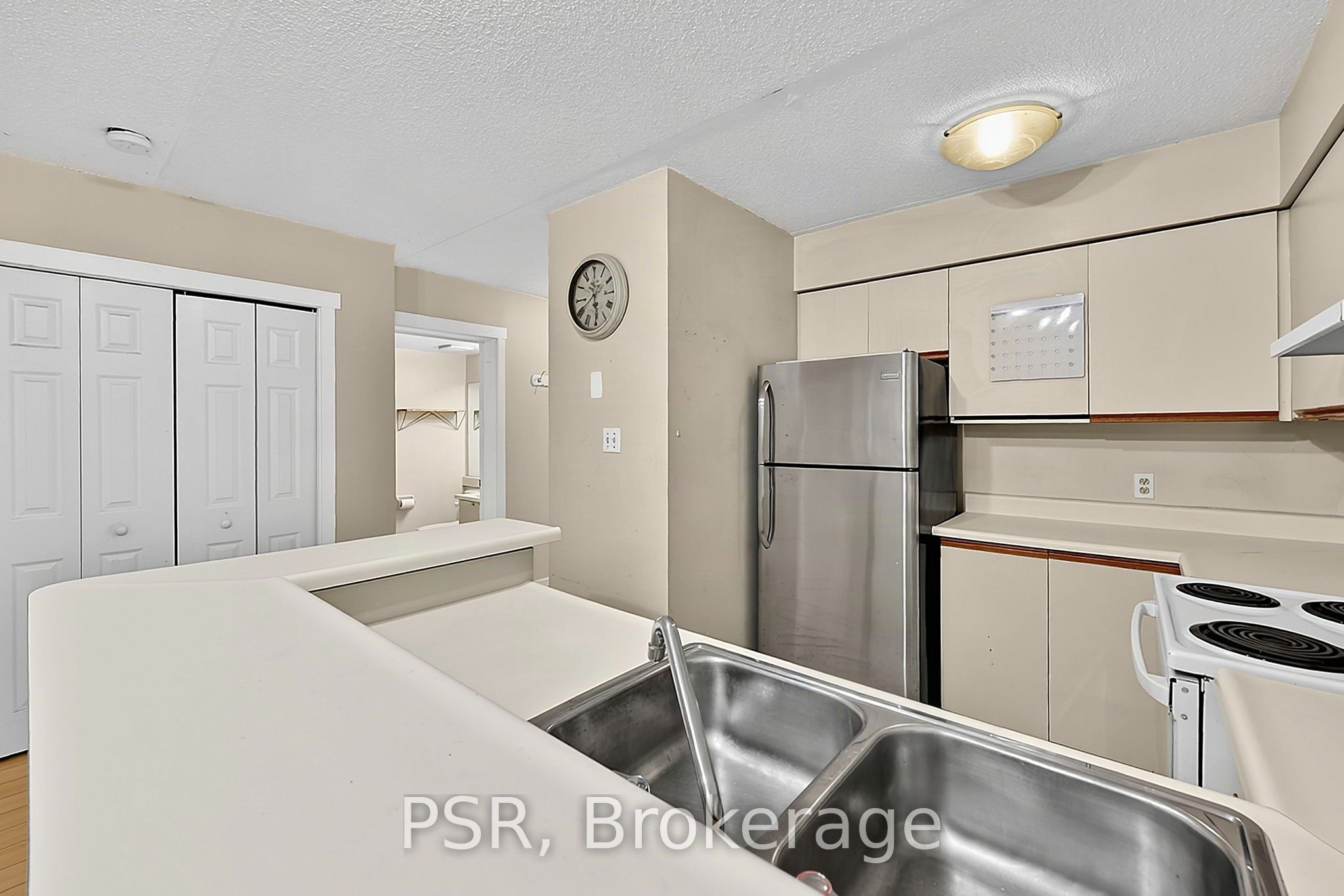 49 Trott Boulevard 183 Property Photo 9
