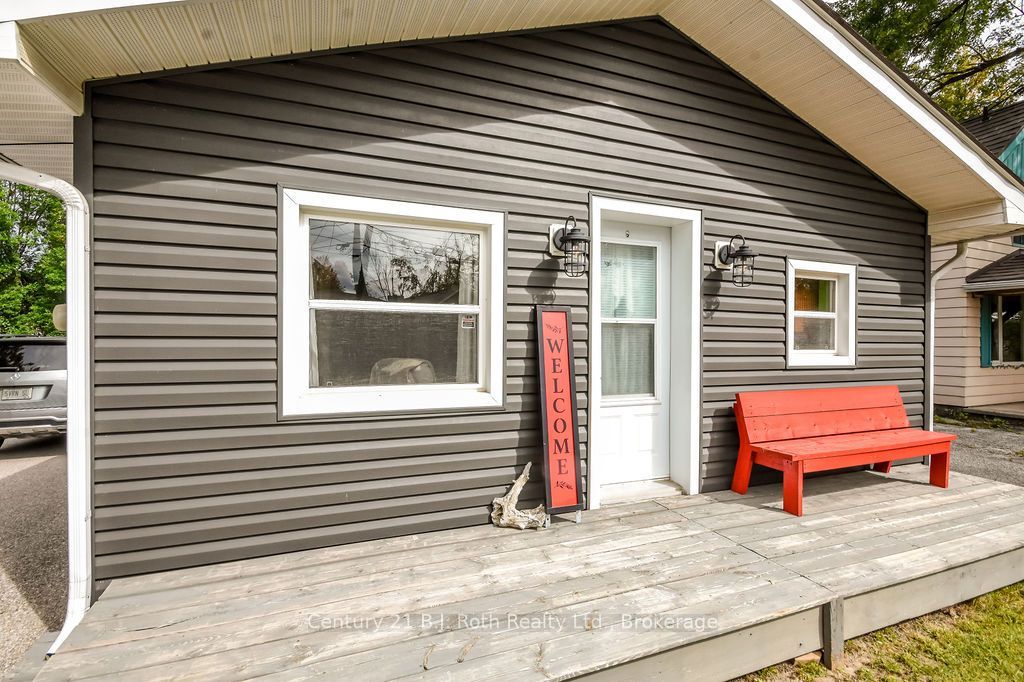 246 Gill Street Property Photo 3