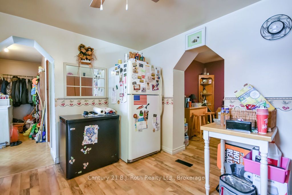 246 Gill Street Property Photo 10