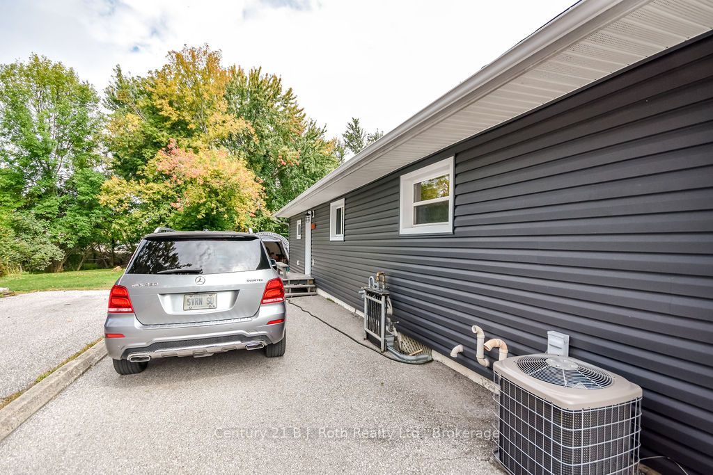 246 Gill Street Property Photo 27