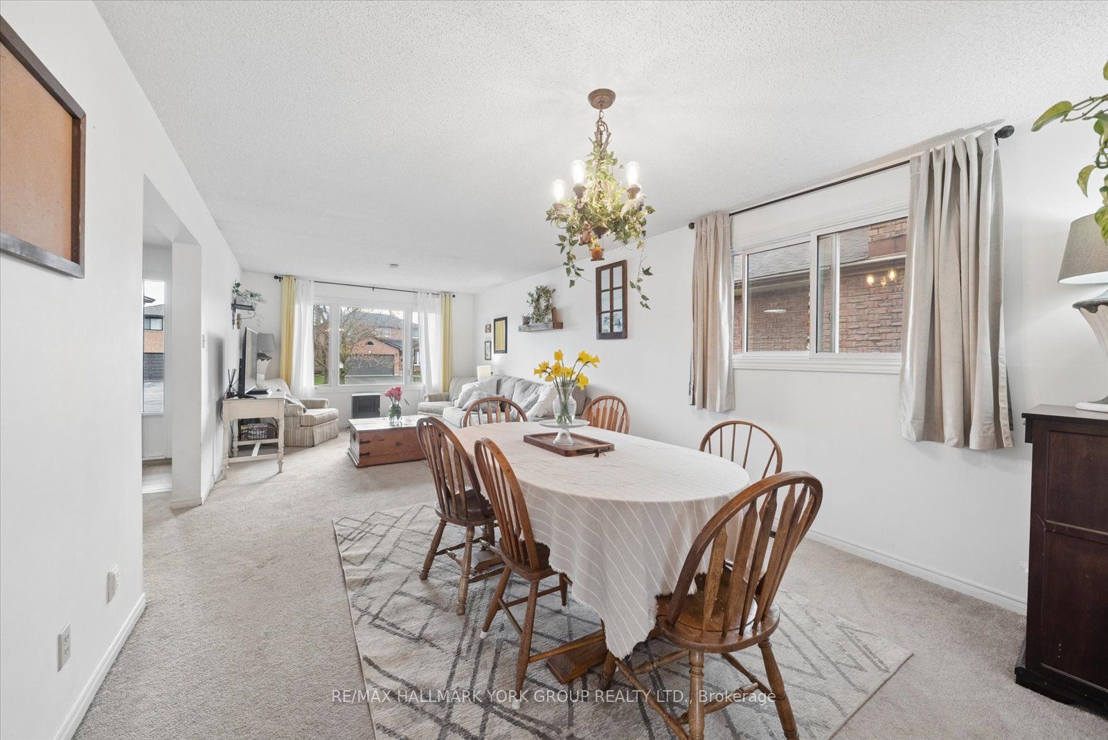 41 Laurentian Lane Property Photo 10