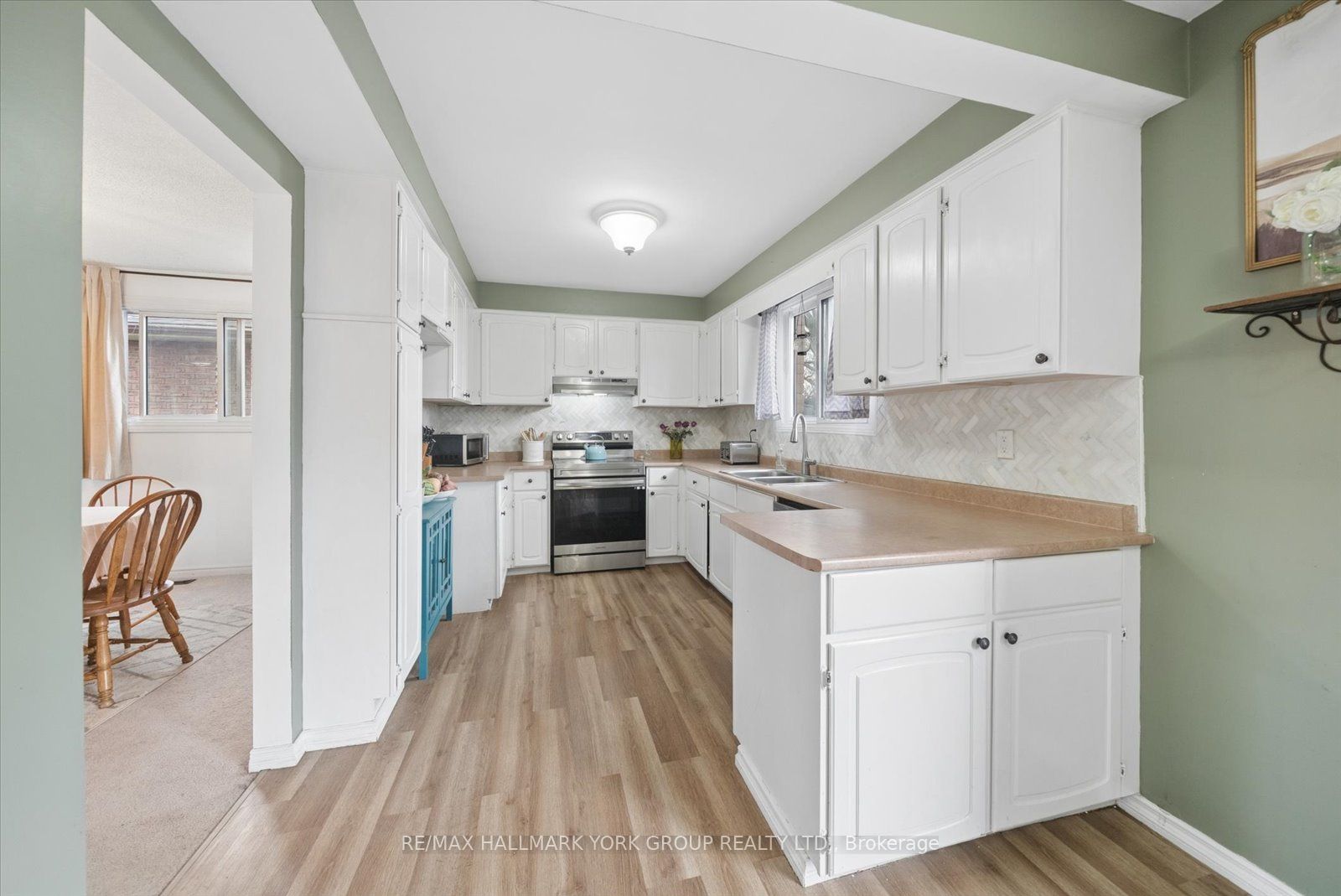 41 Laurentian Lane Property Photo 11