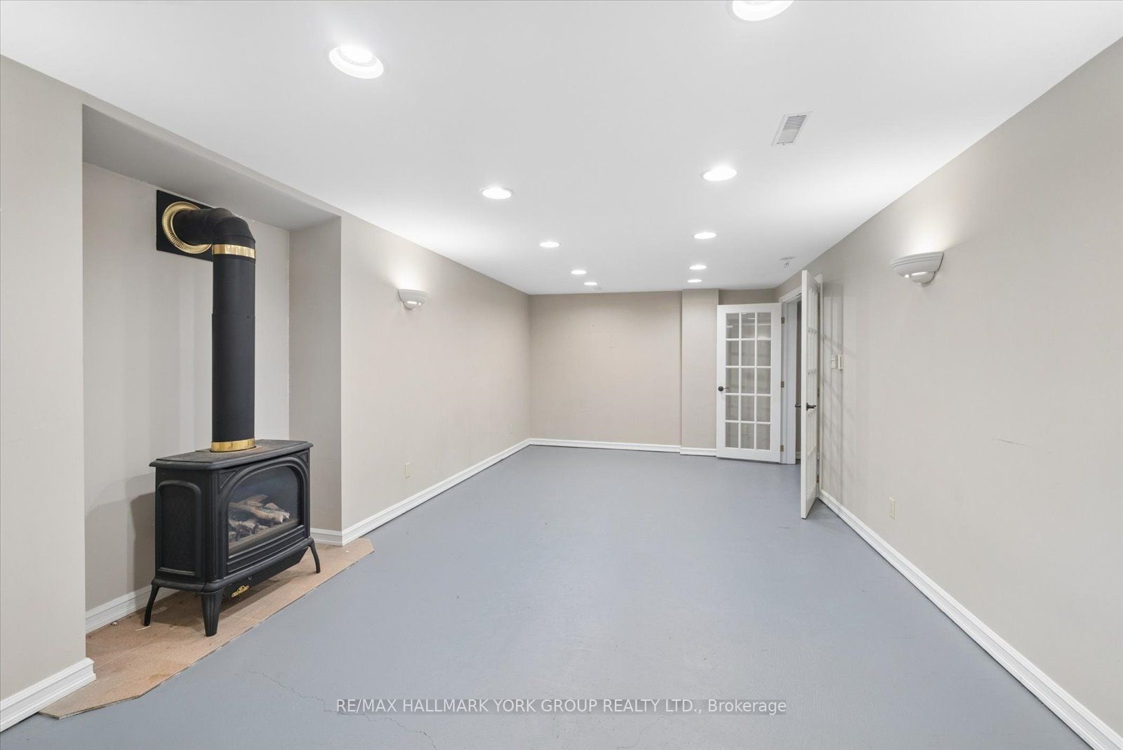 41 Laurentian Lane Property Photo 36