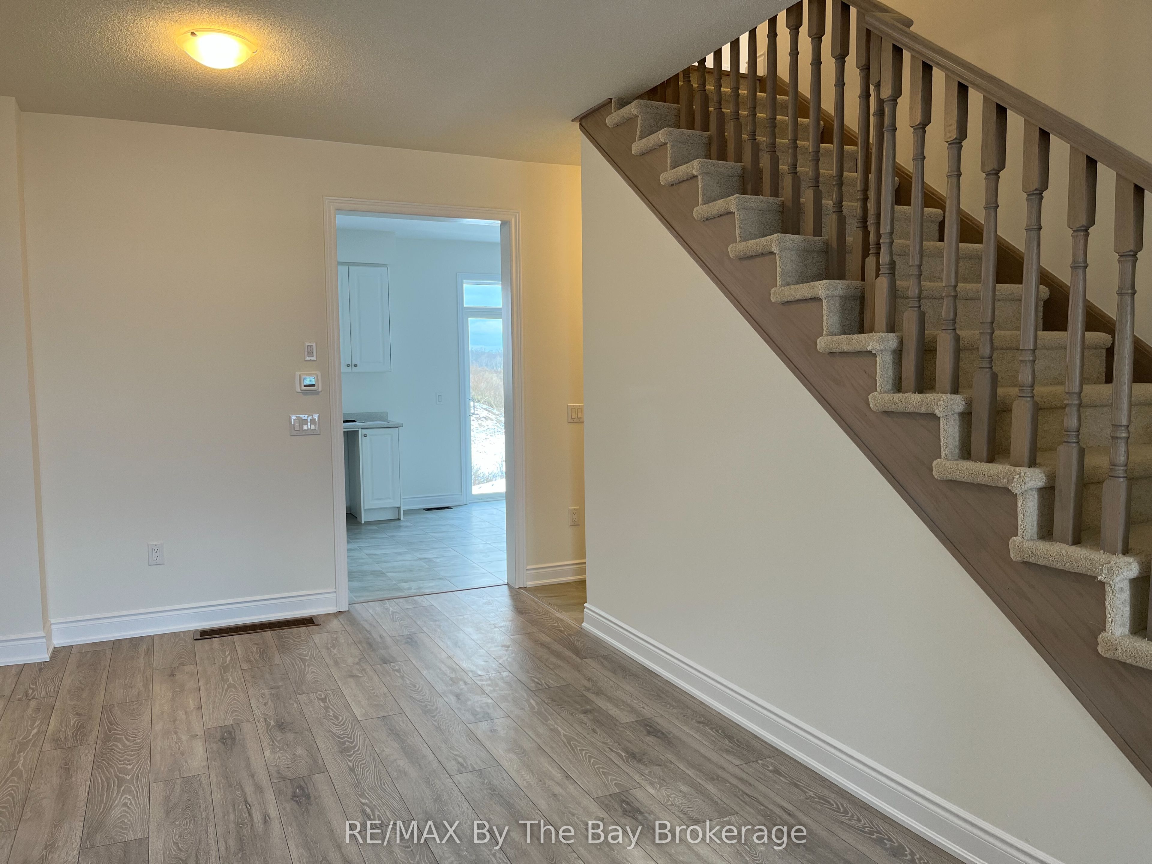 17 Carriage Lane Property Photo 4