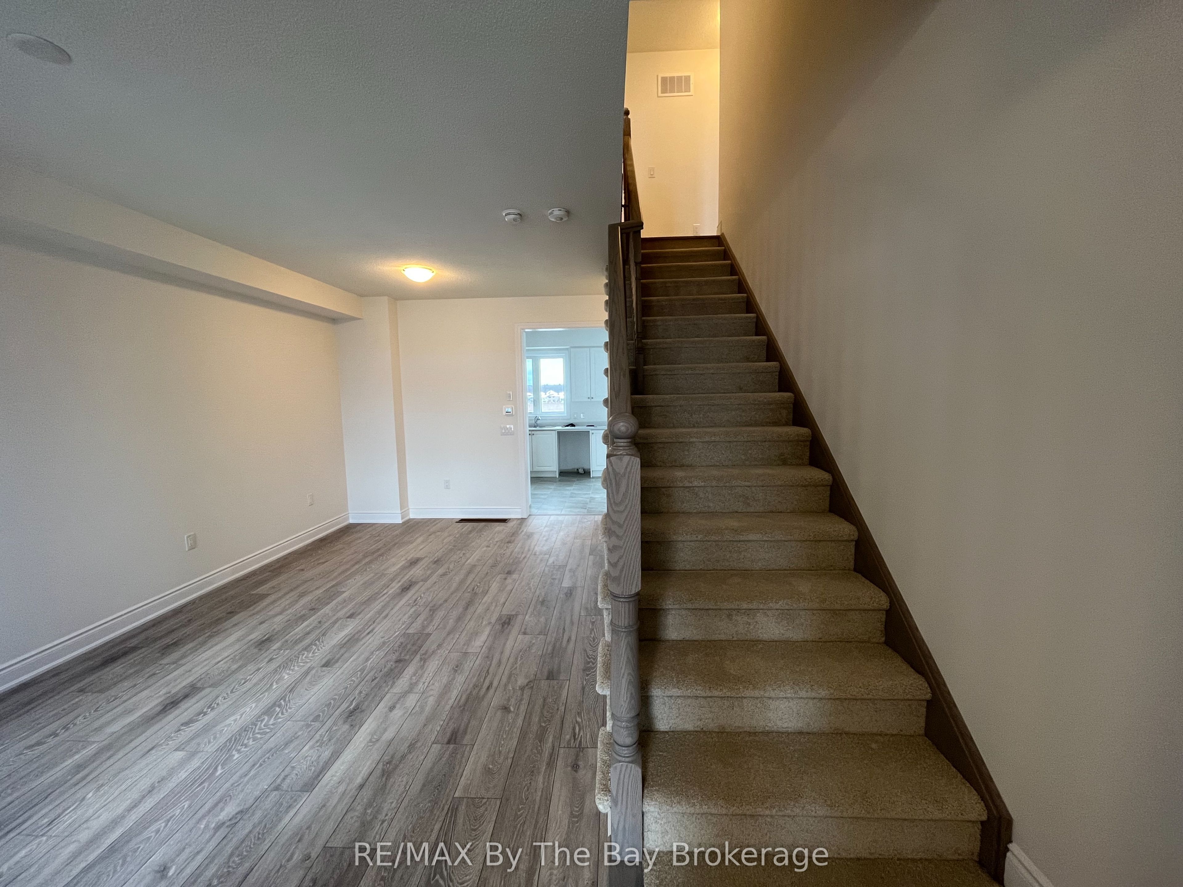 17 Carriage Lane Property Photo 7