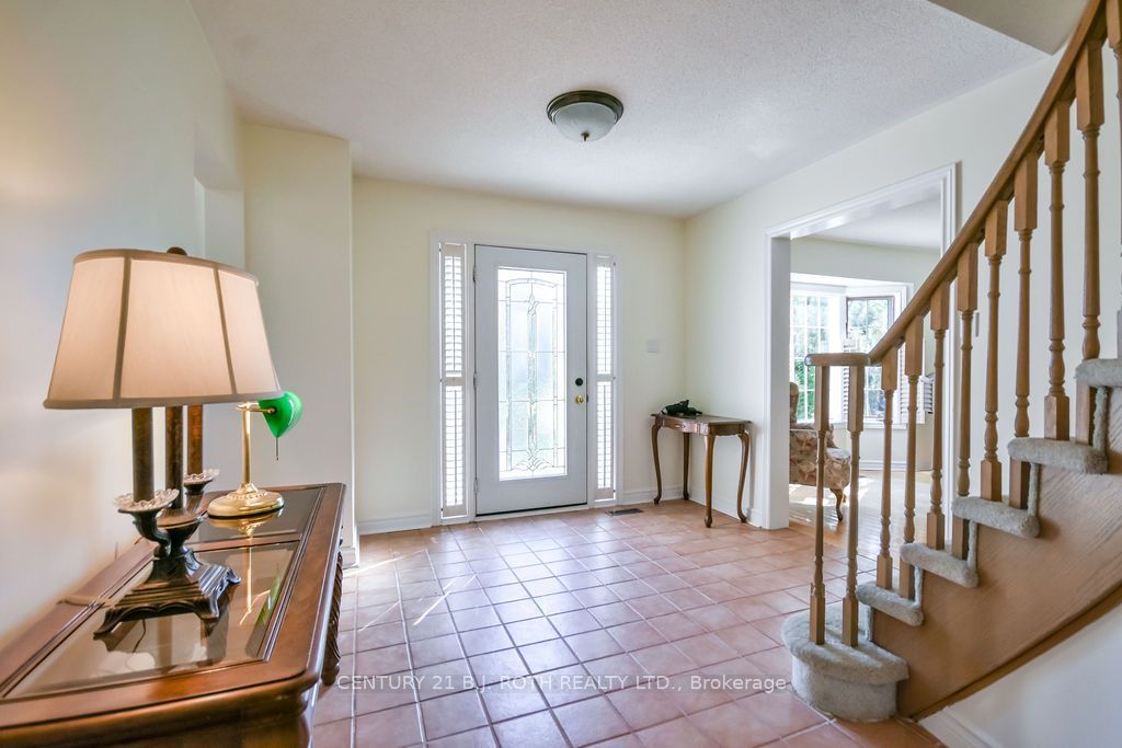 24 Grand Forest Drive Property Photo 4