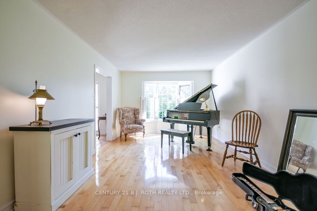 24 Grand Forest Drive Property Photo 7