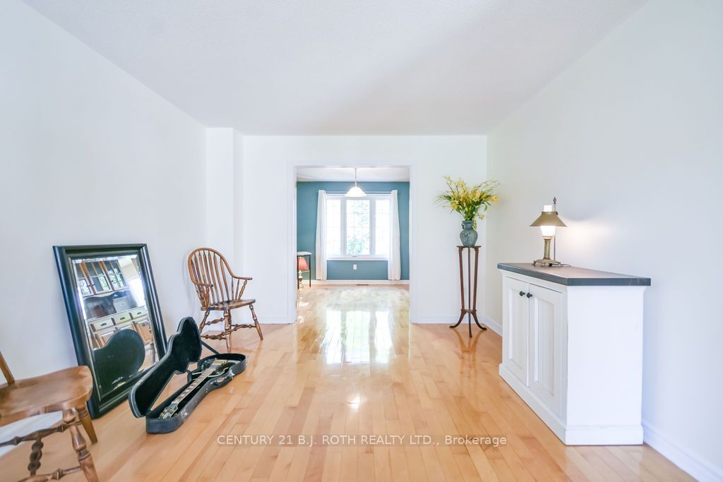 24 Grand Forest Drive Property Photo 8