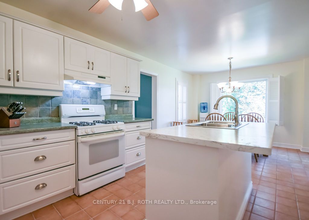 24 Grand Forest Drive Property Photo 14