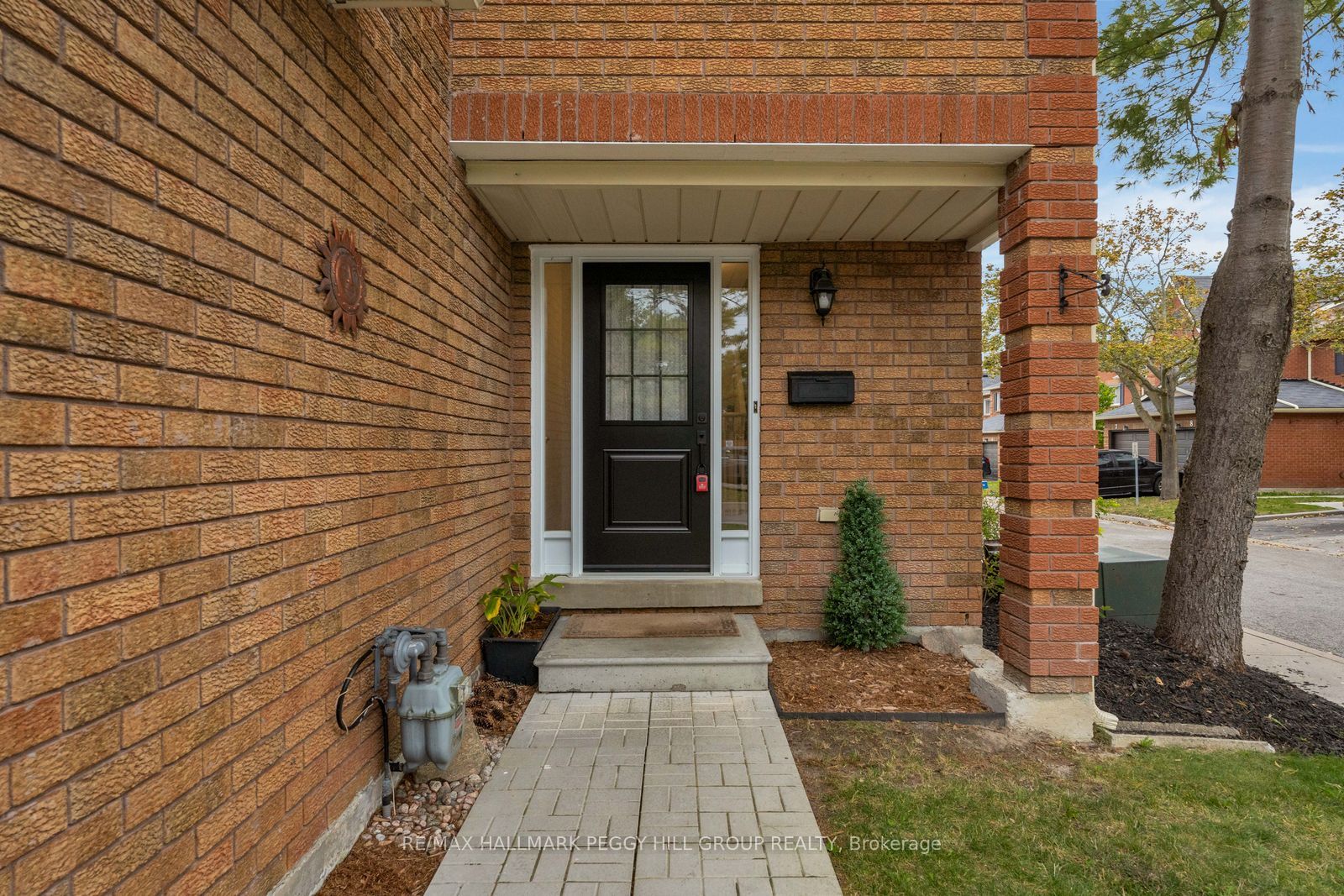 165 Kozlov Street 28 Property Photo 2