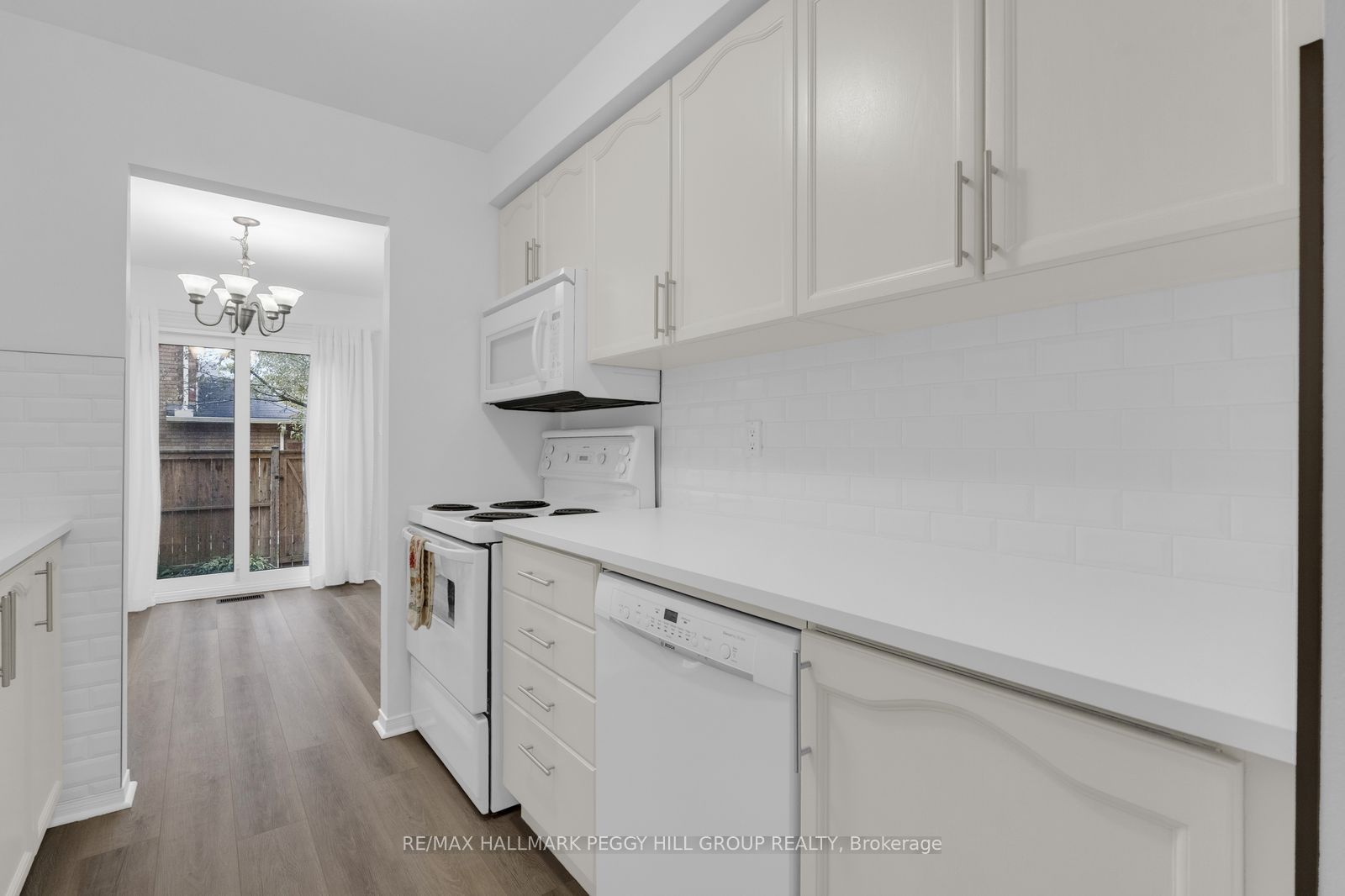 165 Kozlov Street 28 Property Photo 4