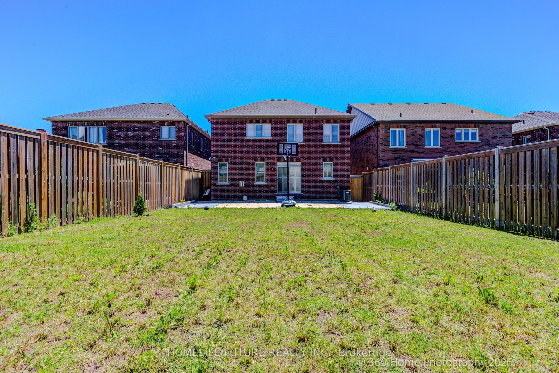 42 Samuel Crescent Property Photo 4