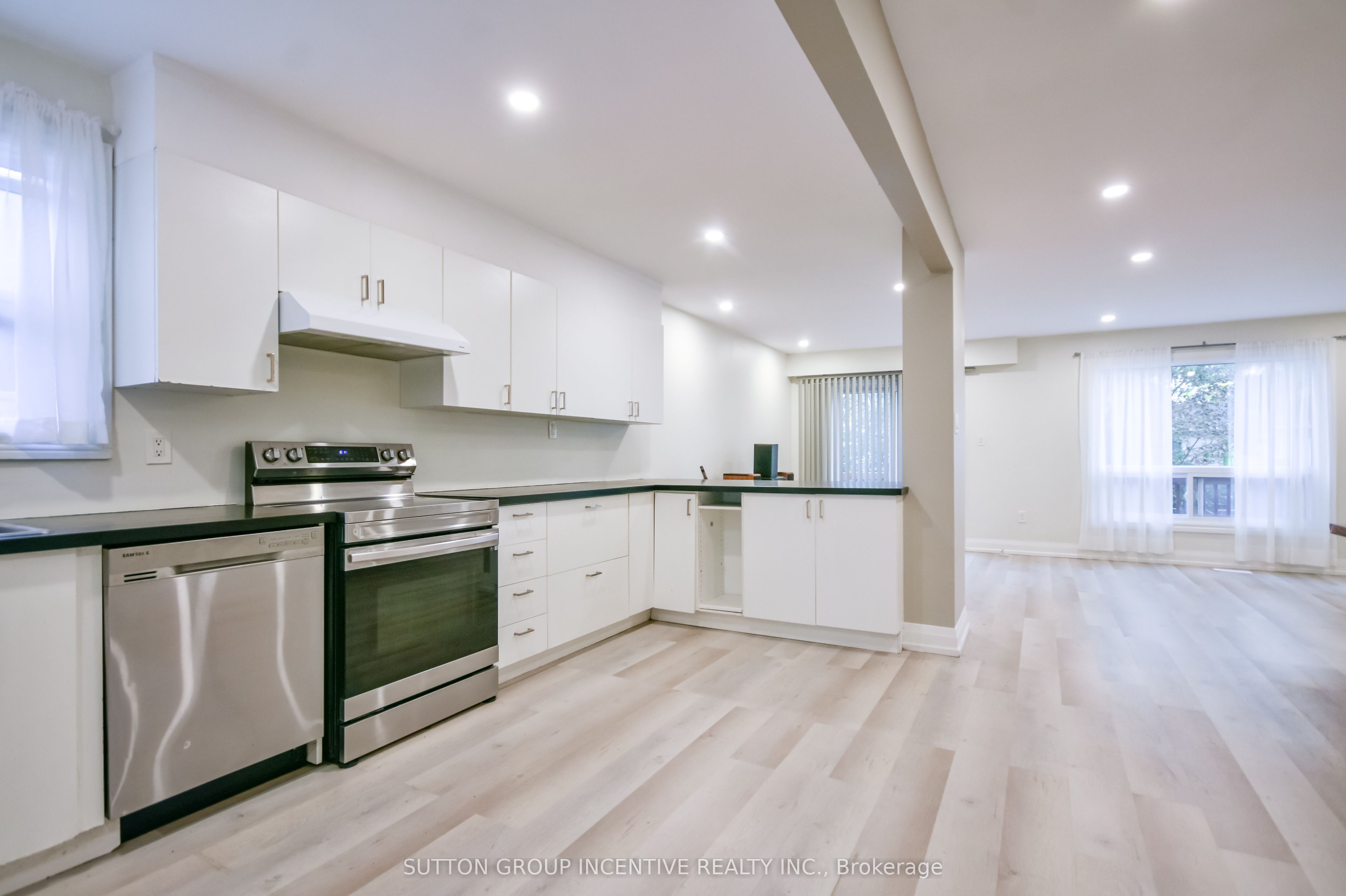 33b Cundles Road E Property Photo 6