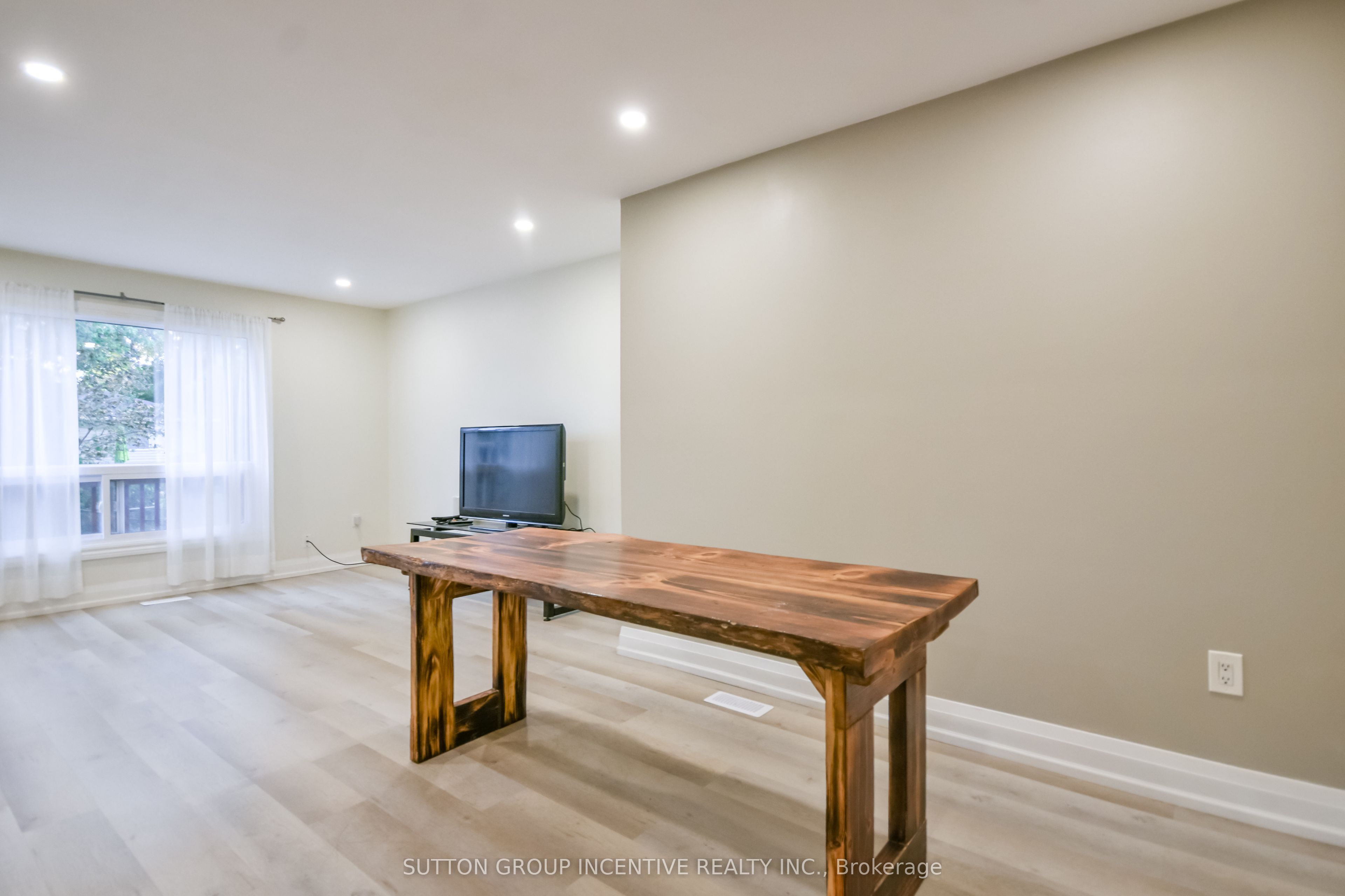 33b Cundles Road E Property Photo 8