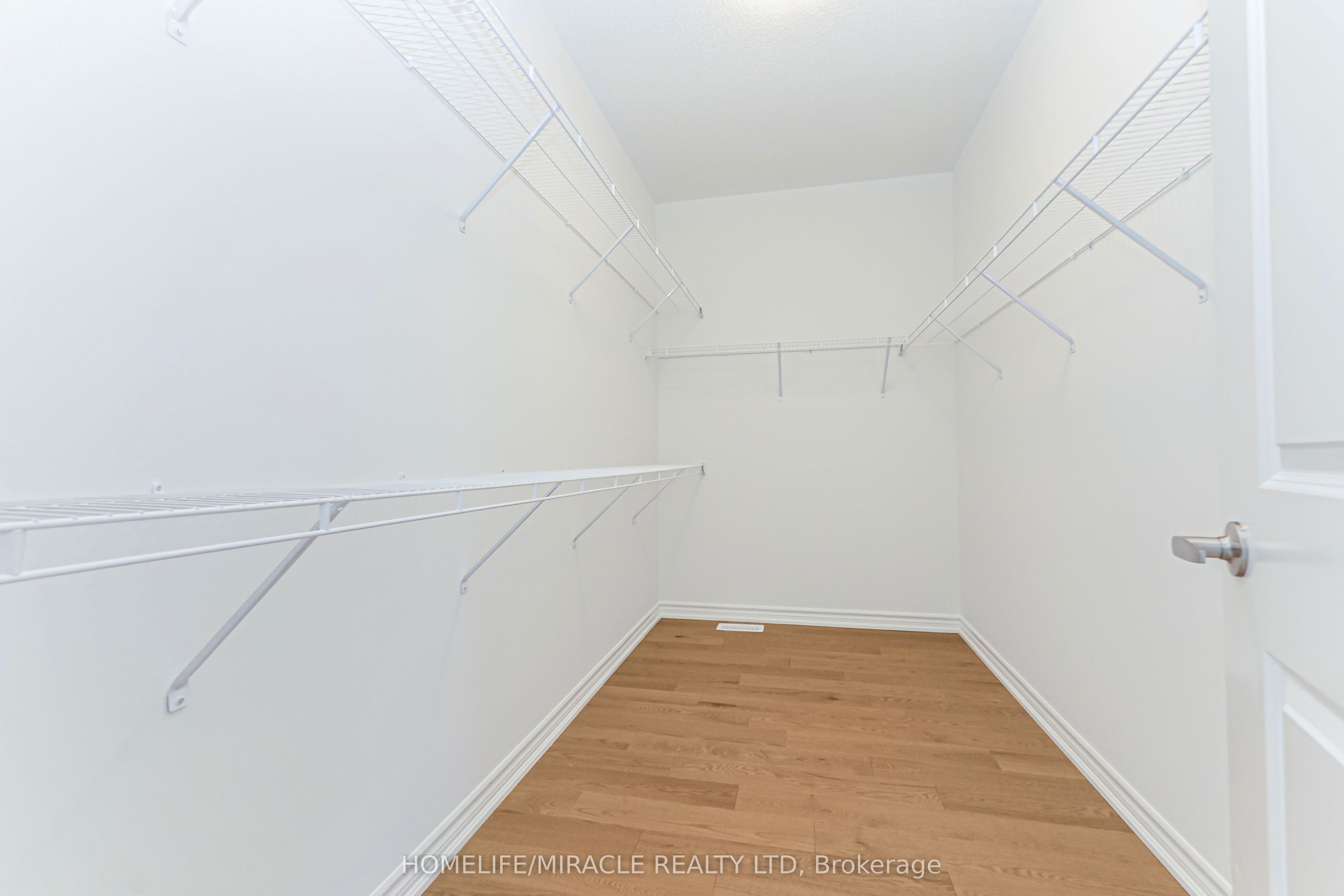 54 Gretzky Avenue Property Photo 23