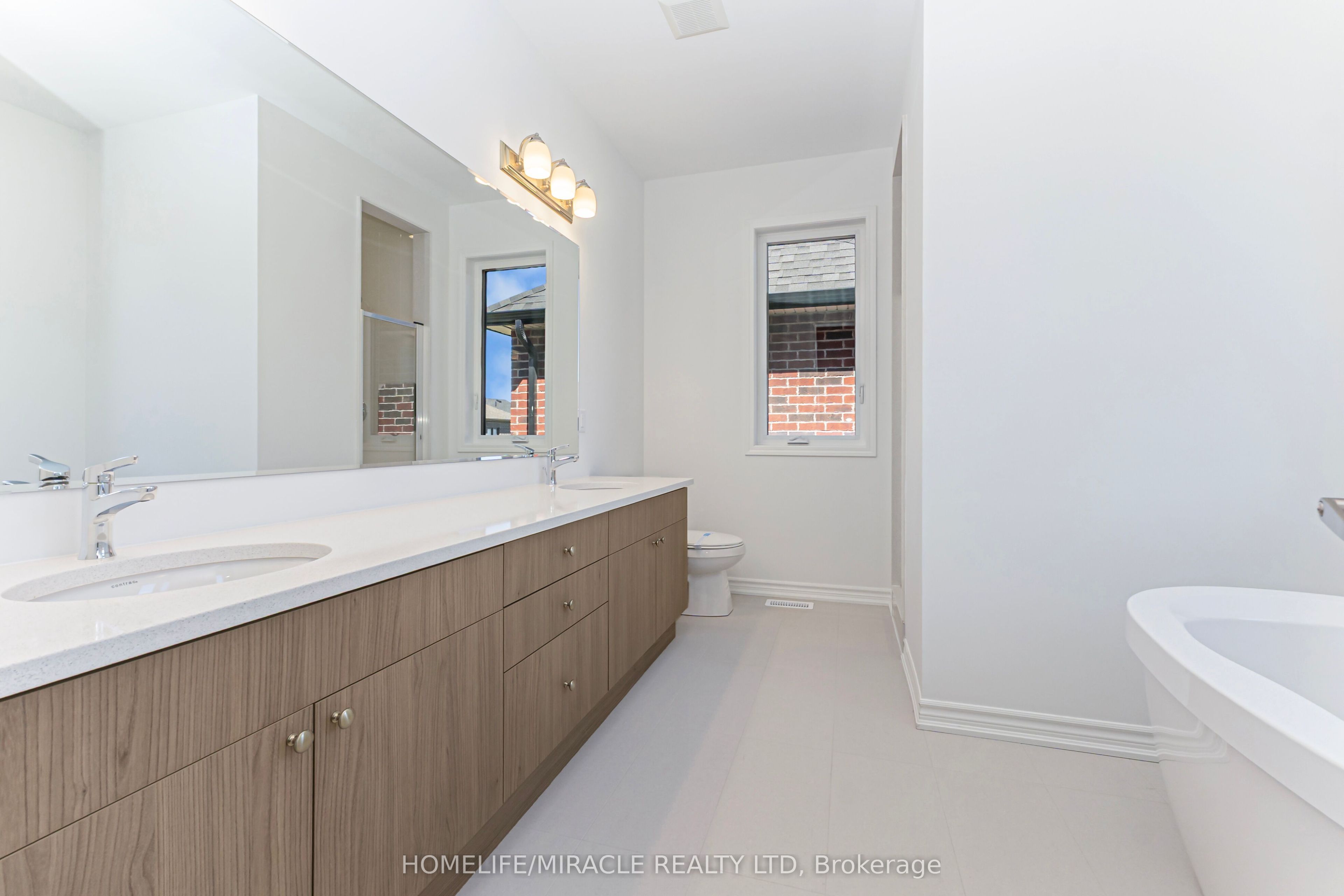 54 Gretzky Avenue Property Photo 25