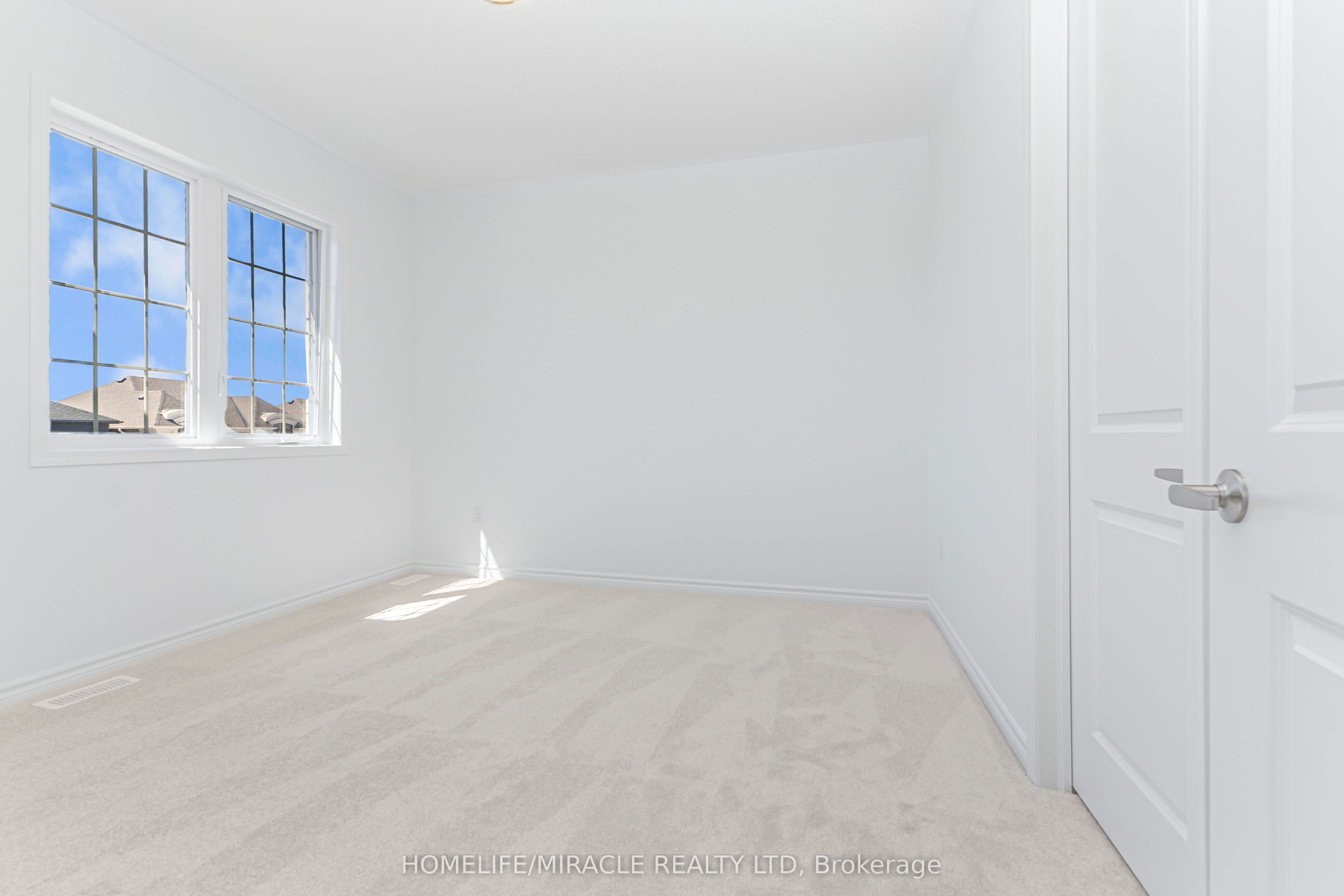 54 Gretzky Avenue Property Photo 30