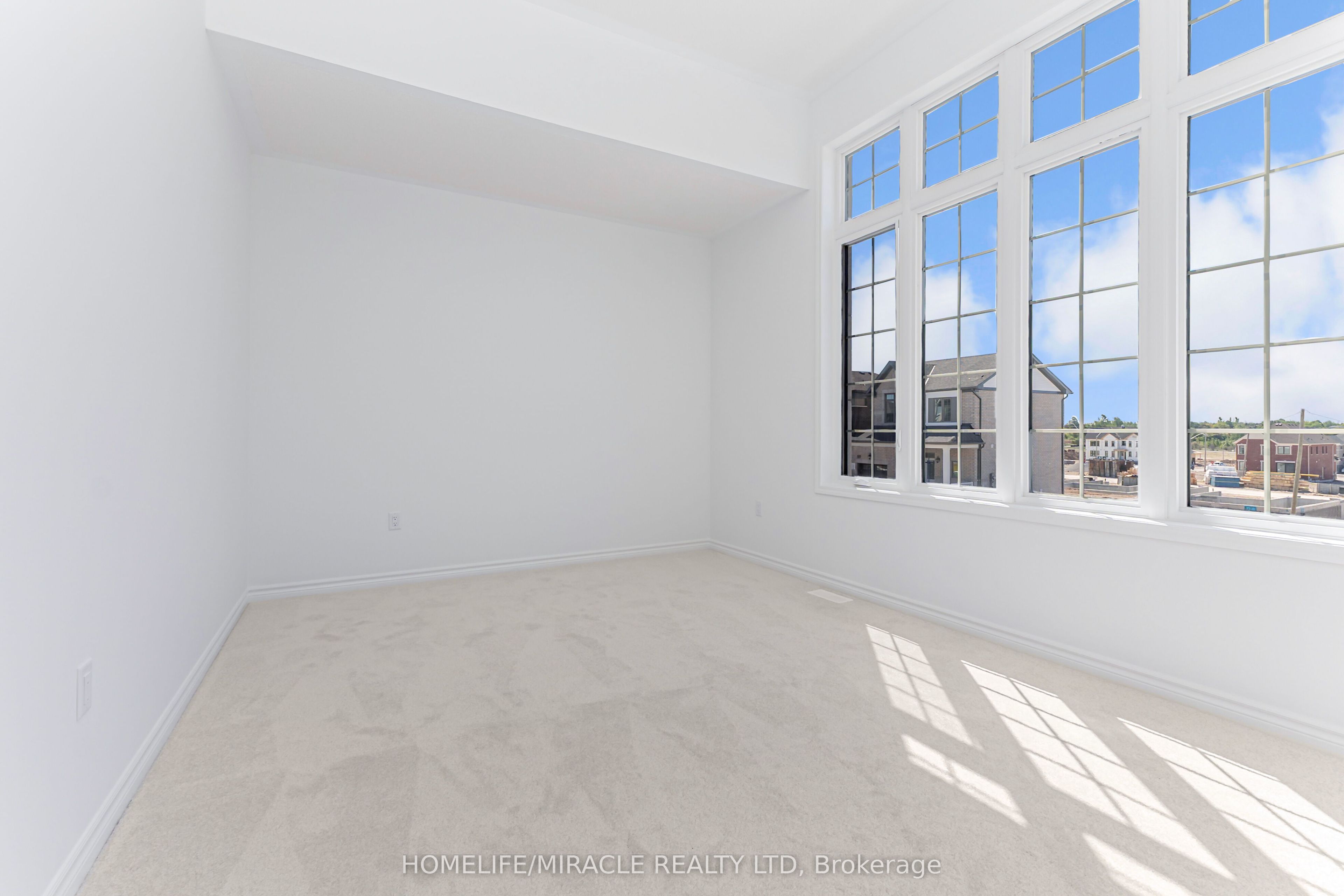 54 Gretzky Avenue Property Photo 31