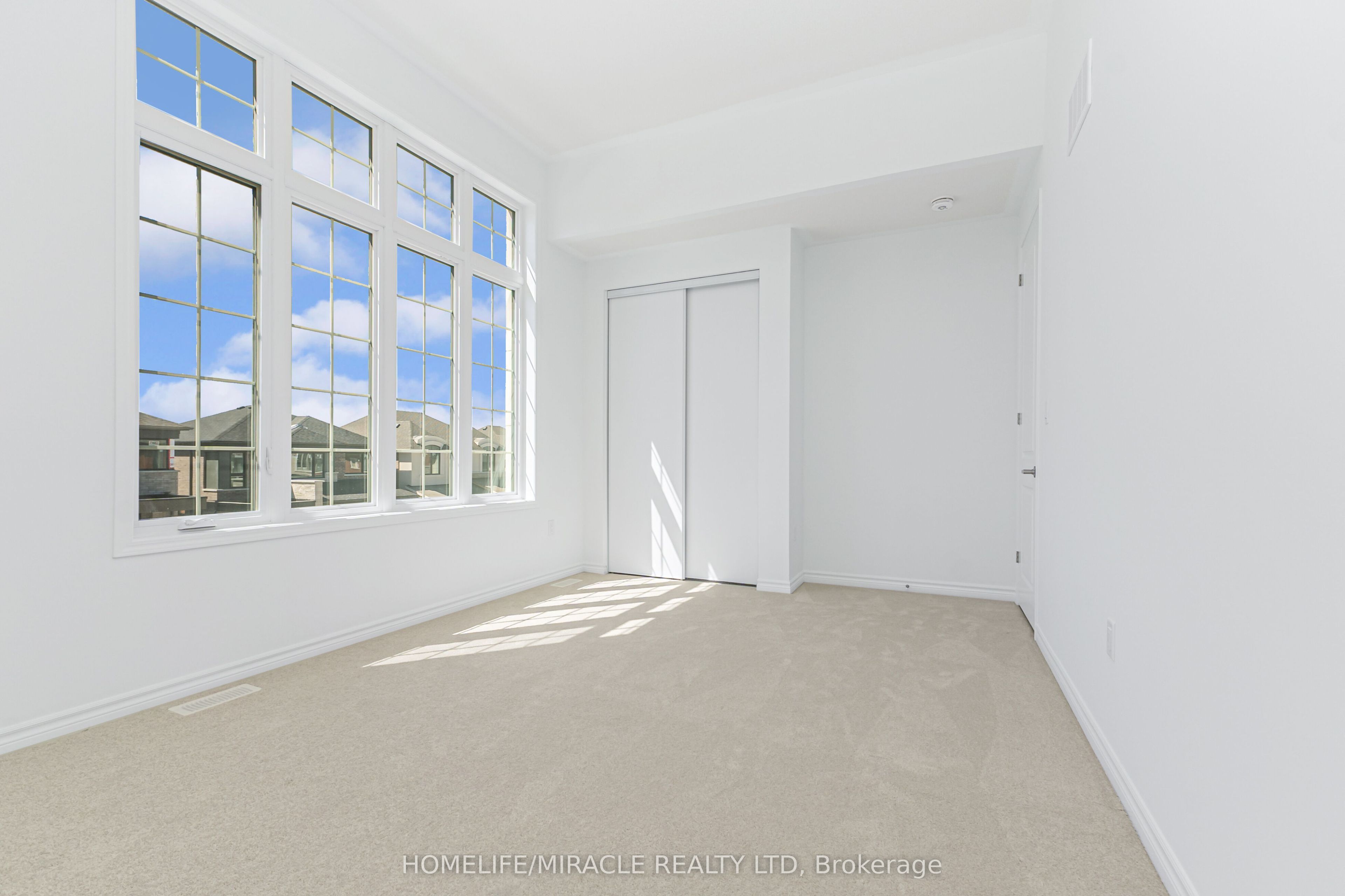 54 Gretzky Avenue Property Photo 32