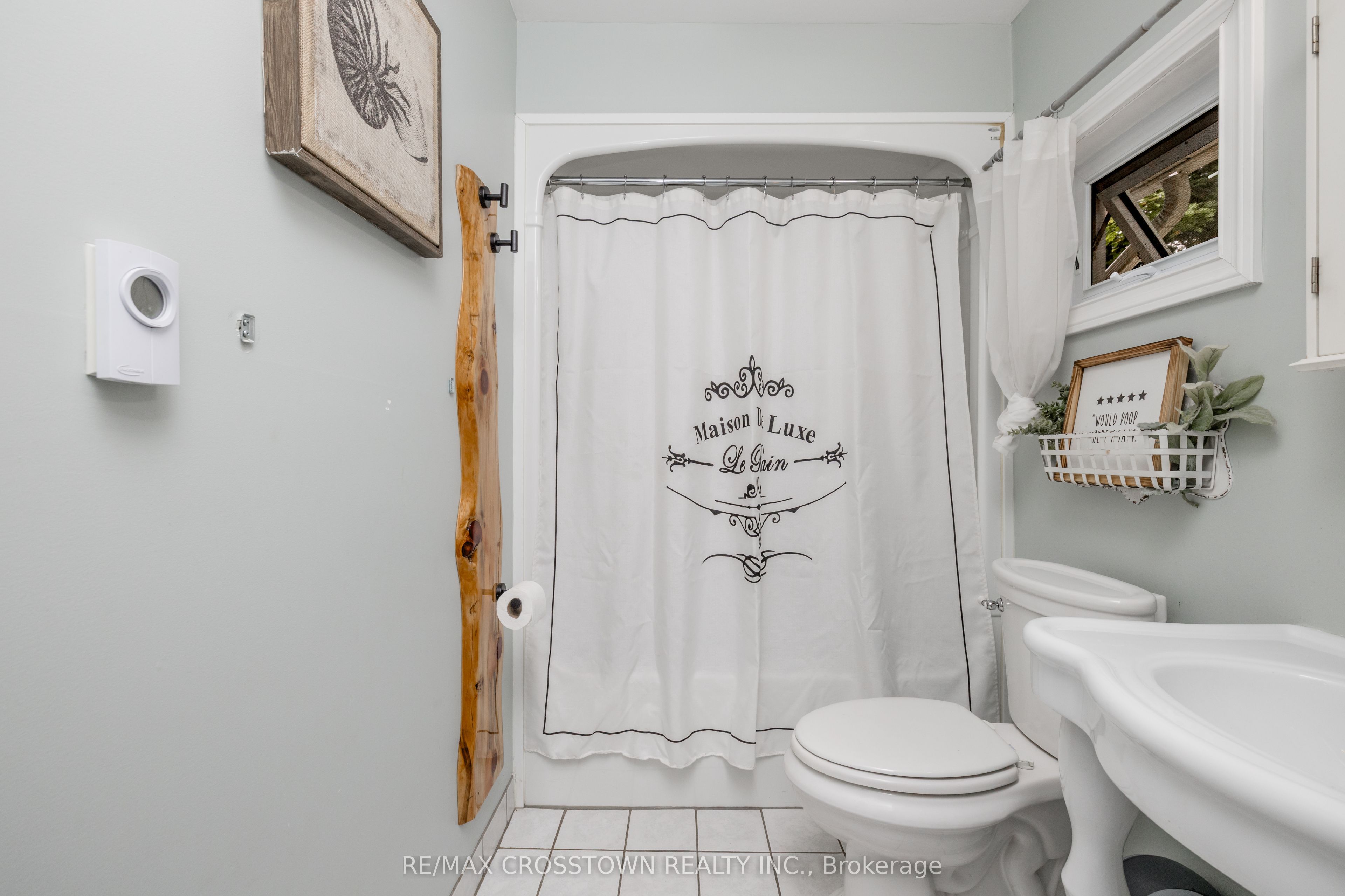 4454 Rosalyn Drive Property Photo 21