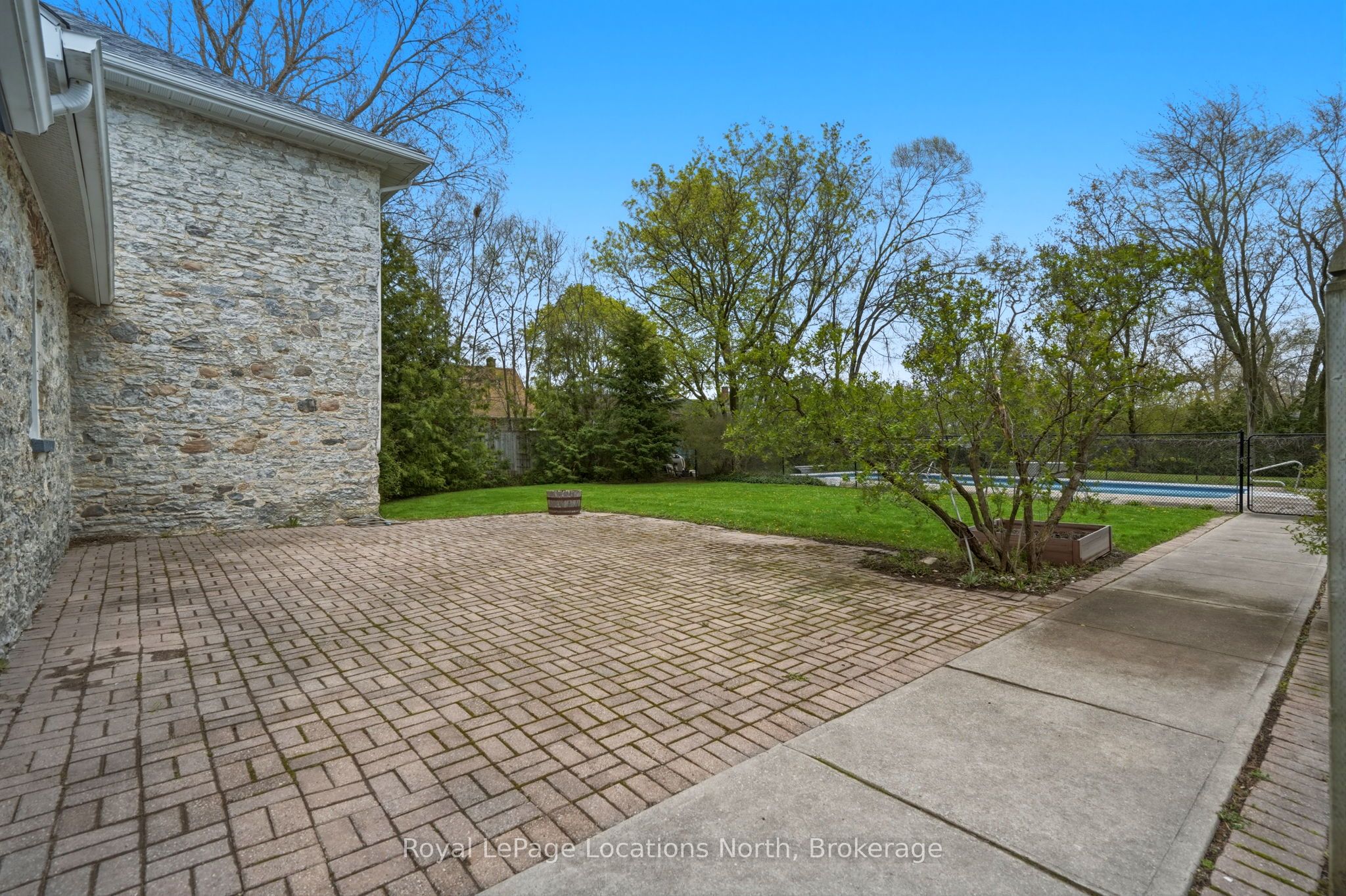 562 Cameron Street Property Photo 31