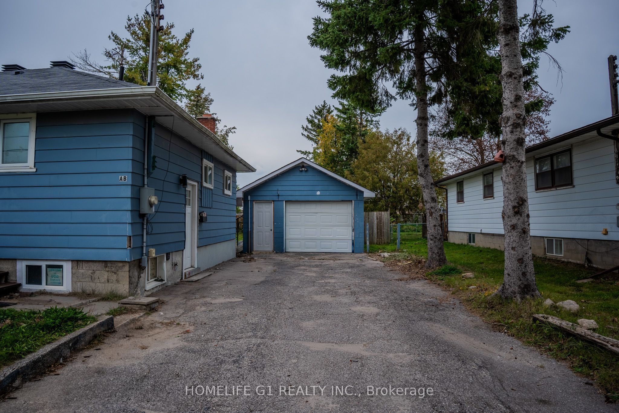 332 Grove Street E Property Photo 4