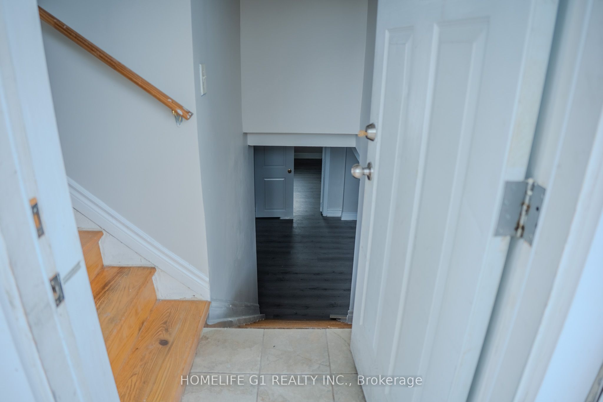 332 Grove Street E Property Photo 16