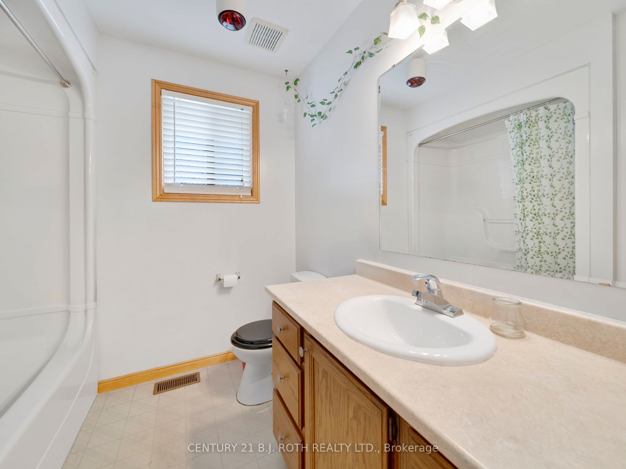 292 Millard Street Property Photo 9