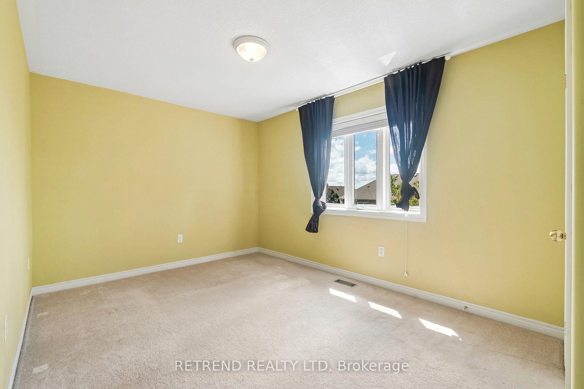 36 Sandringham Drive Property Photo 32