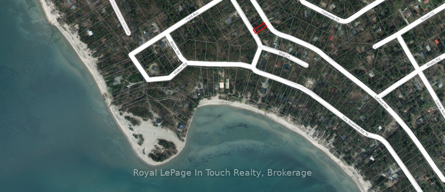 327 Tiny Beaches Road N Property Photo 2