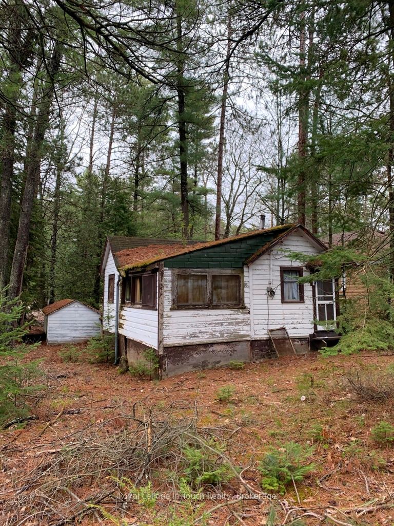 327 Tiny Beaches Road N Property Photo 4