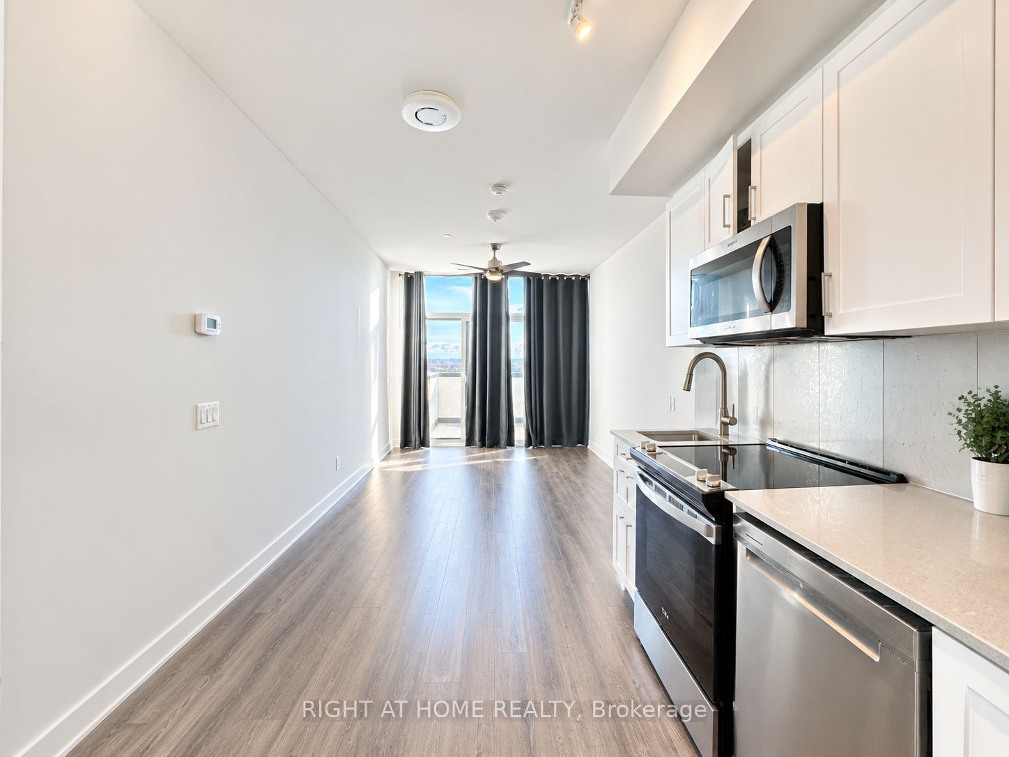 681 Yonge Street 708 Property Photo 1