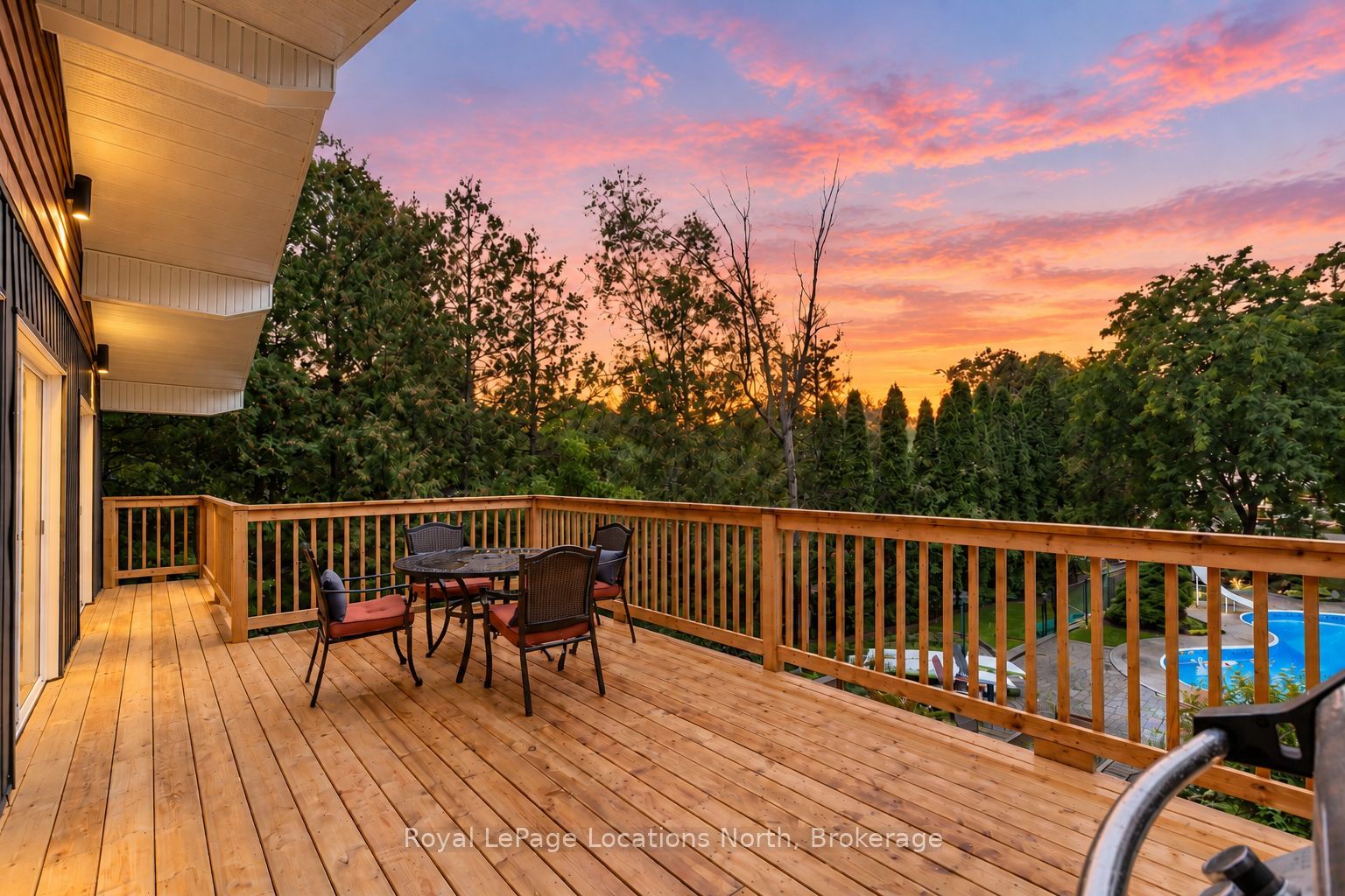 280 Oxbow Park Drive Property Photo 3