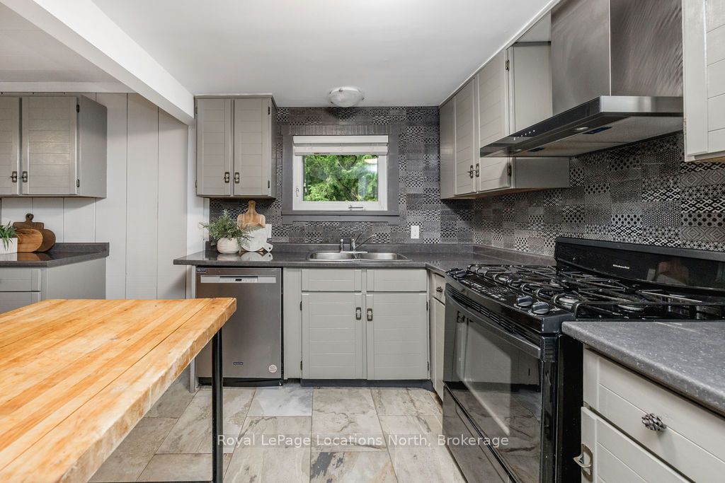 280 Oxbow Park Drive Property Photo 10