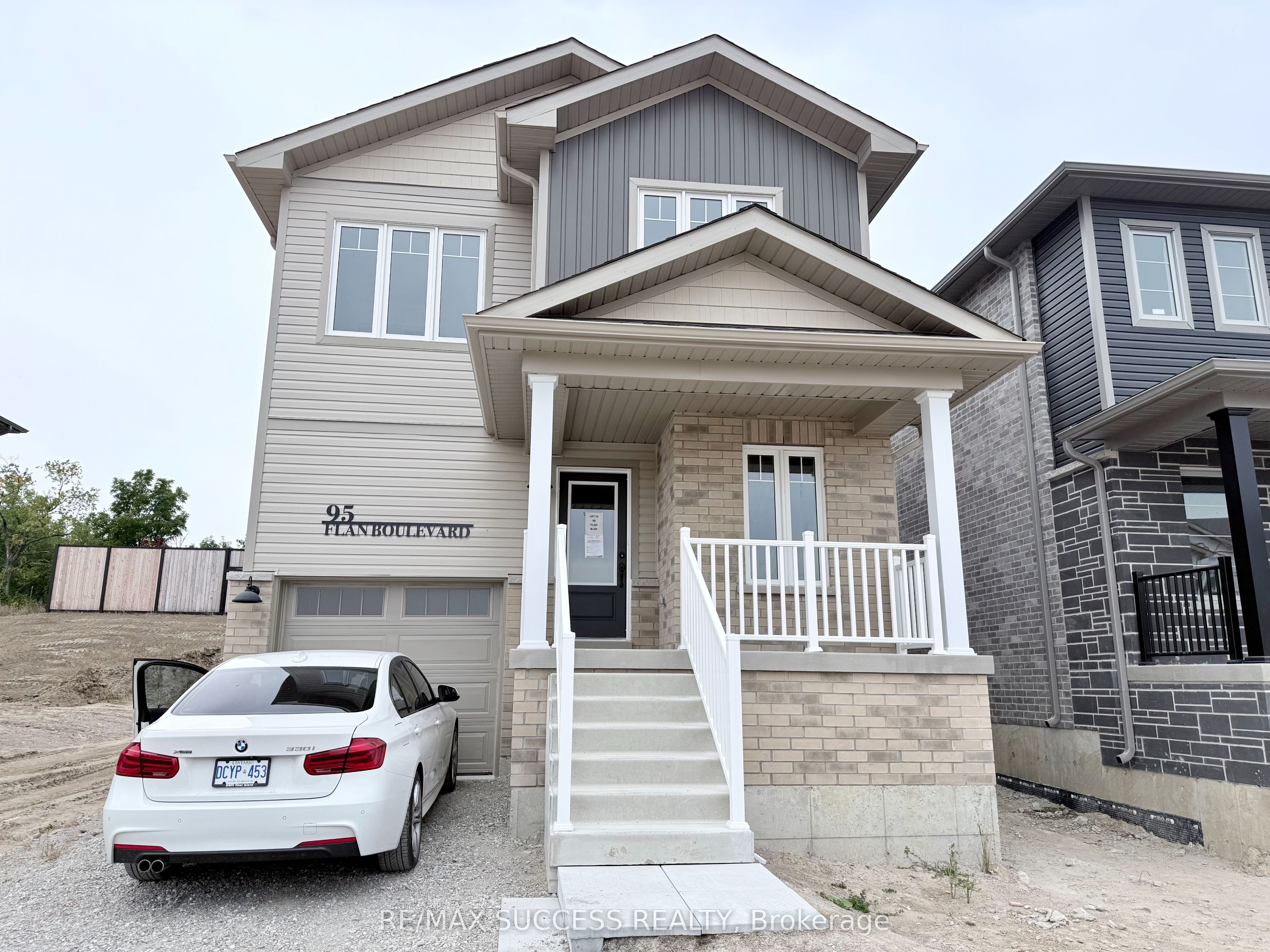 95 FLAN Boulevard Property Photo 1
