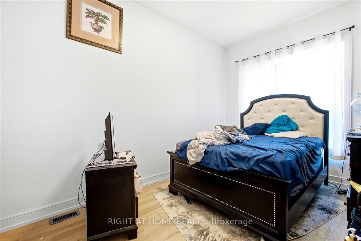 3717 Quayside Drive Property Photo 23