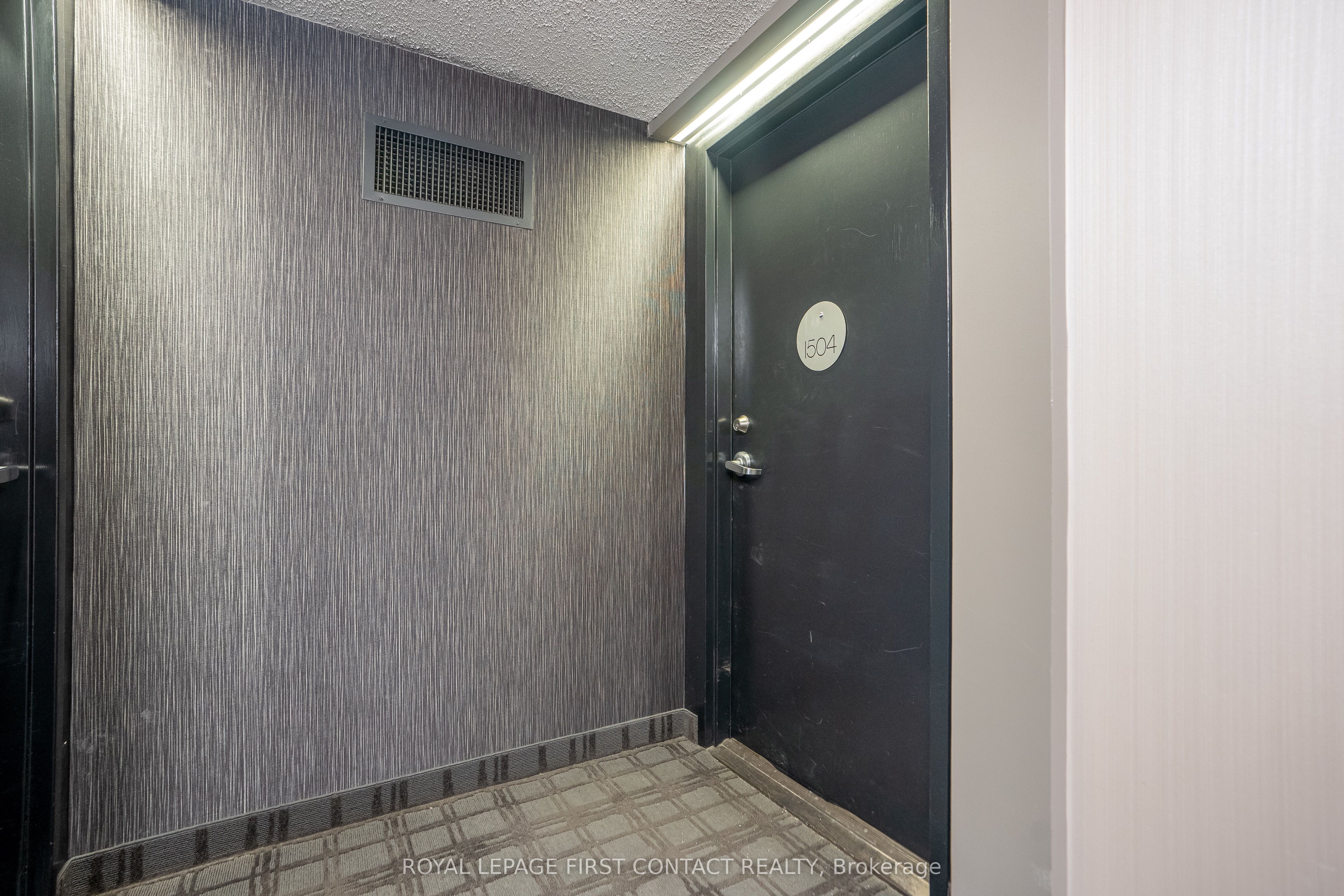 75 Ellen Street 1504 Property Photo 4
