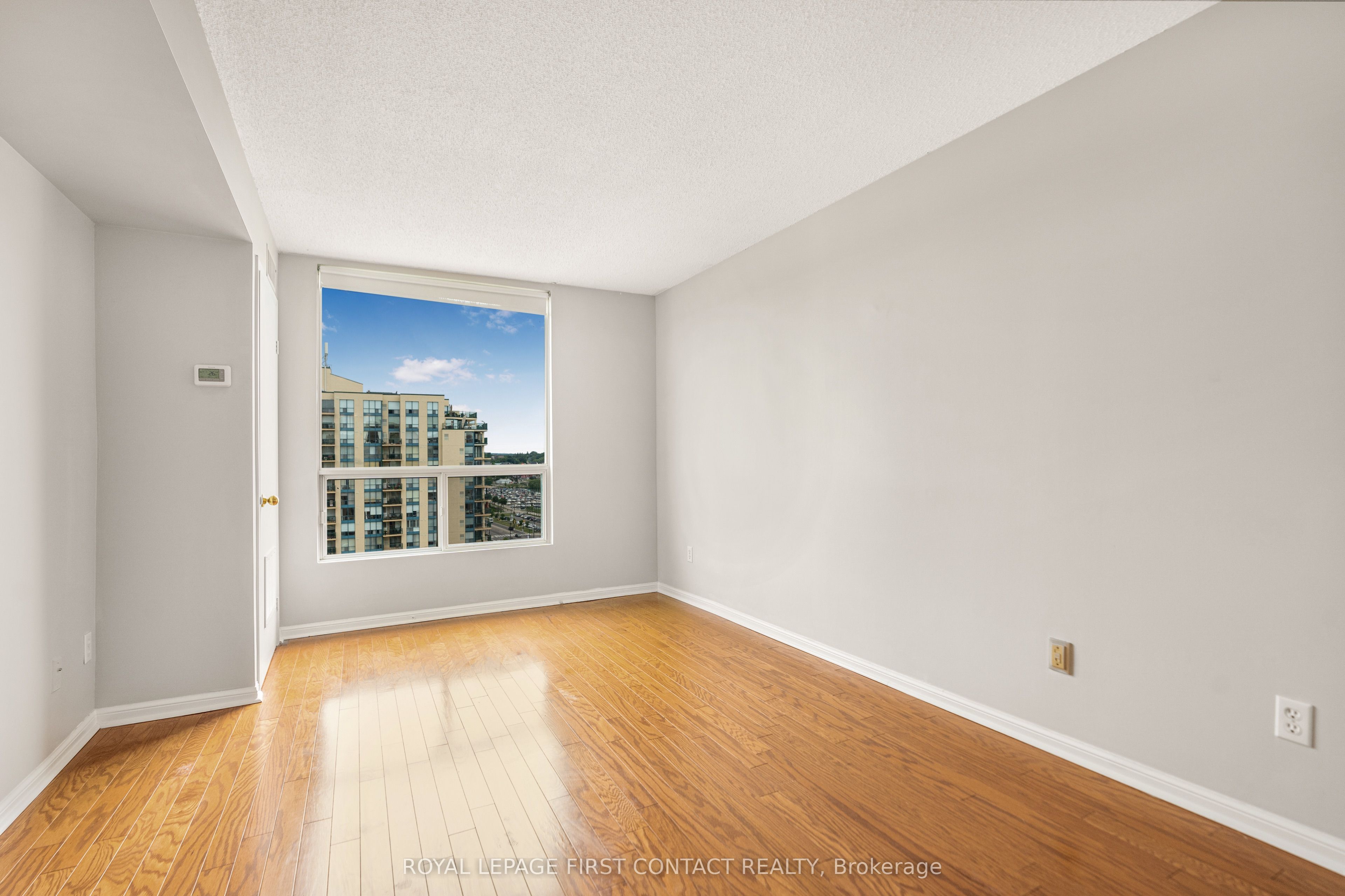 75 Ellen Street 1504 Property Photo 15