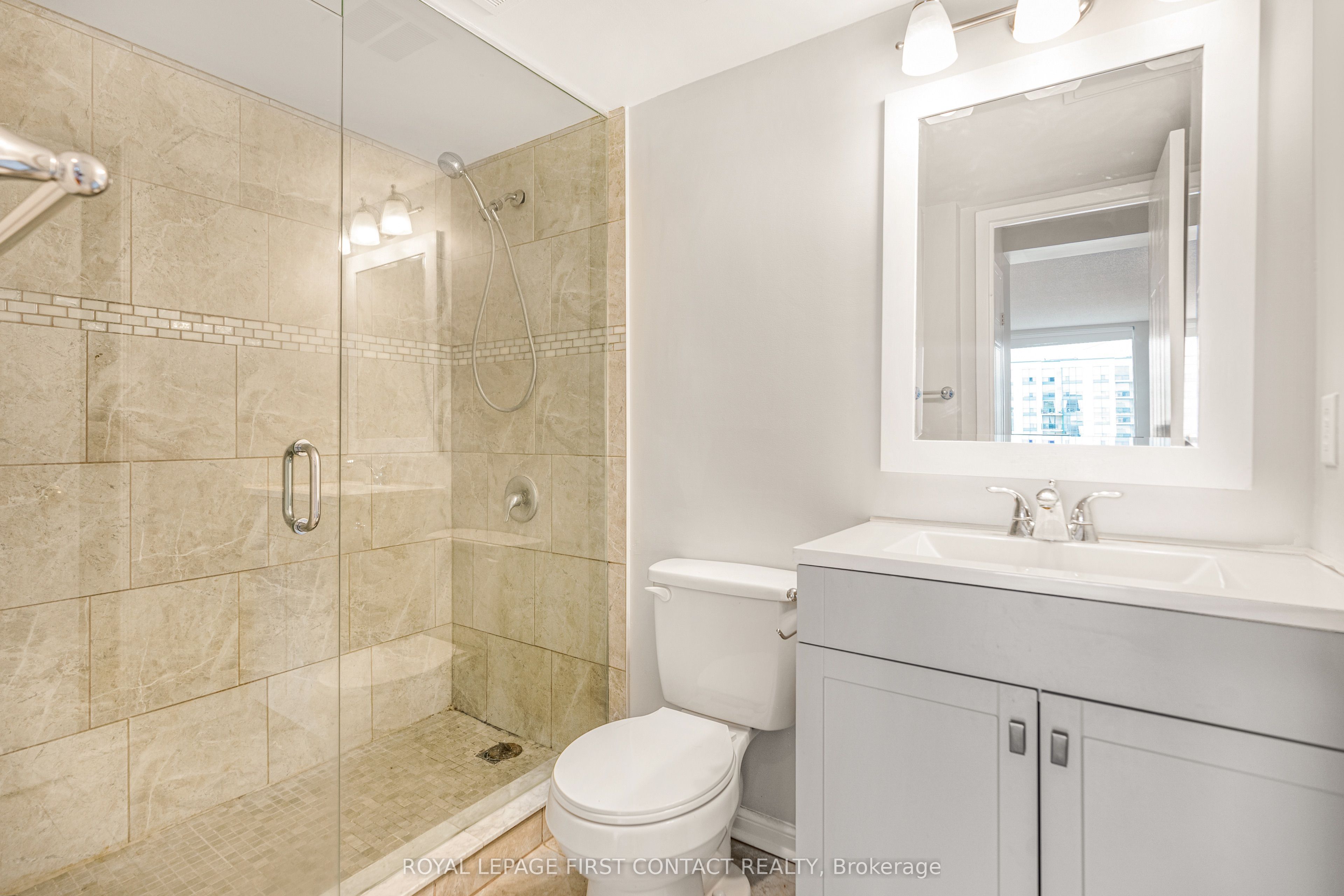 75 Ellen Street 1504 Property Photo 16