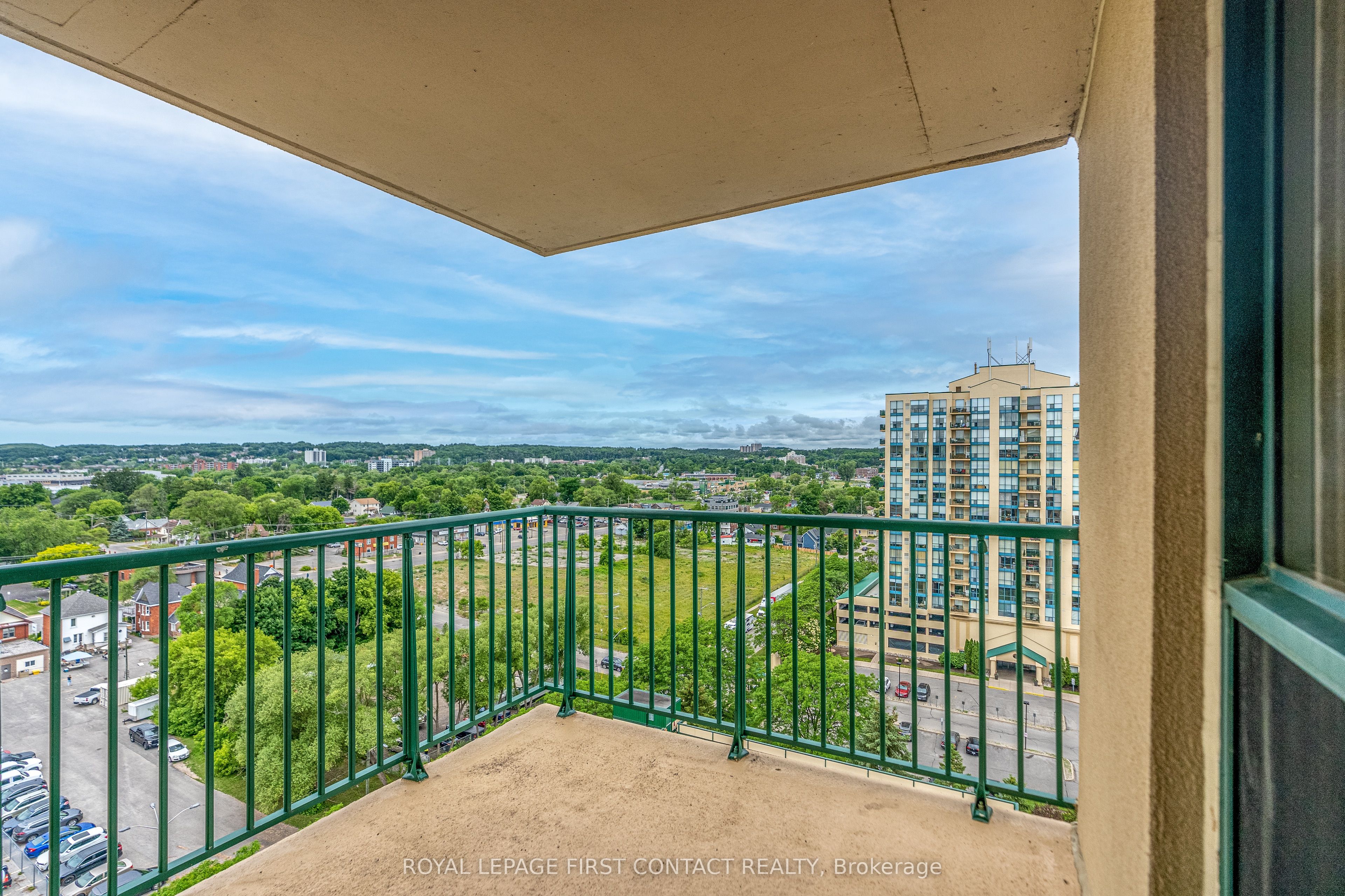 75 Ellen Street 1504 Property Photo 17