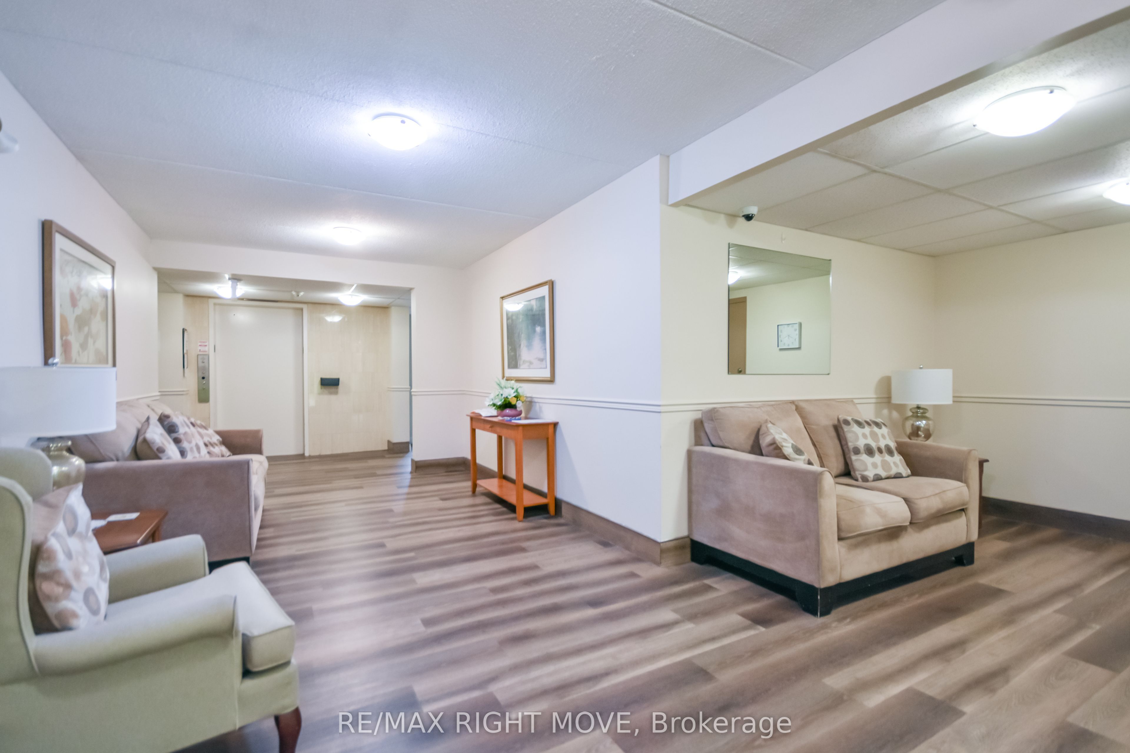 54 Fittons Road W 306 Property Photo 4